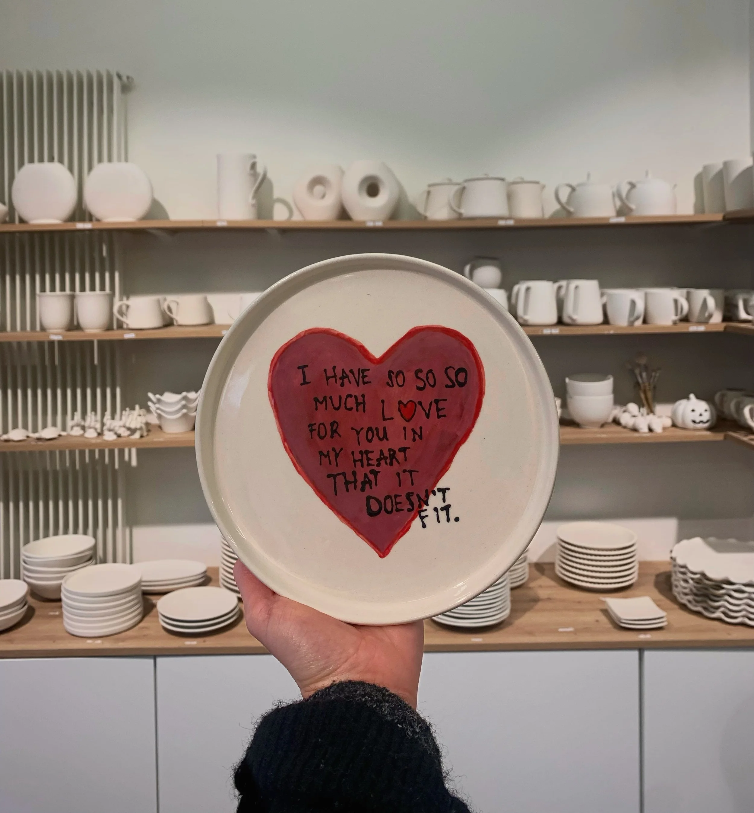 Made with love, served with love❣️

#siyaceramics #potterypainting #ceramics #love