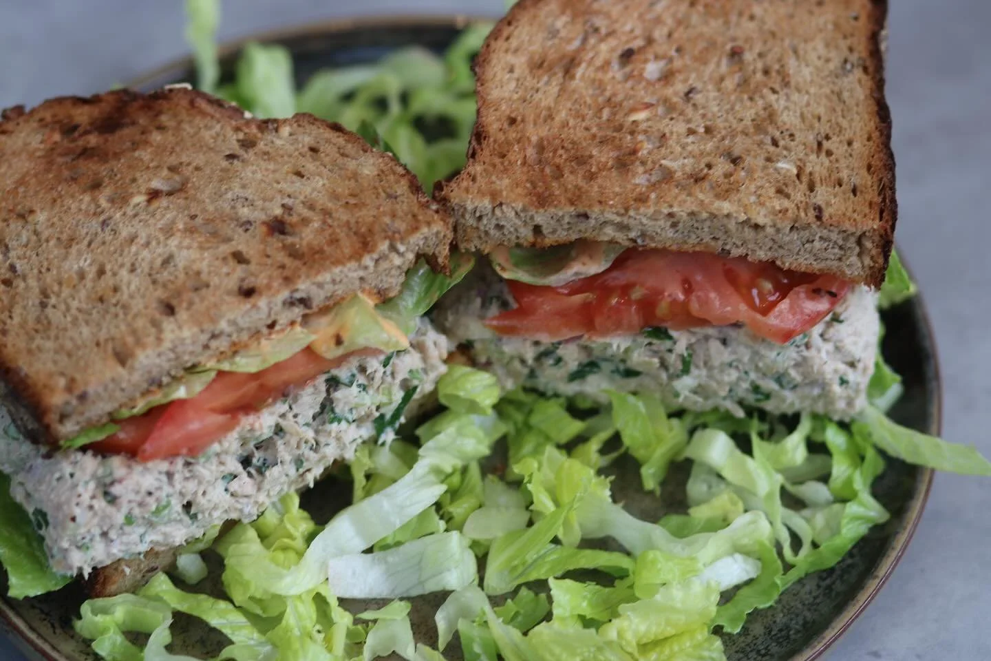 Fresh, light, and stacked just right! 
Our Albacore Tuna sandwich is the real deal. With tuna salad, crisp veggies, and hearty 7-grain bread, this is a lunch you’ll feel good about!
•
•
•
#nyc #newyorkcity #nycbreakfast #nyccaf
