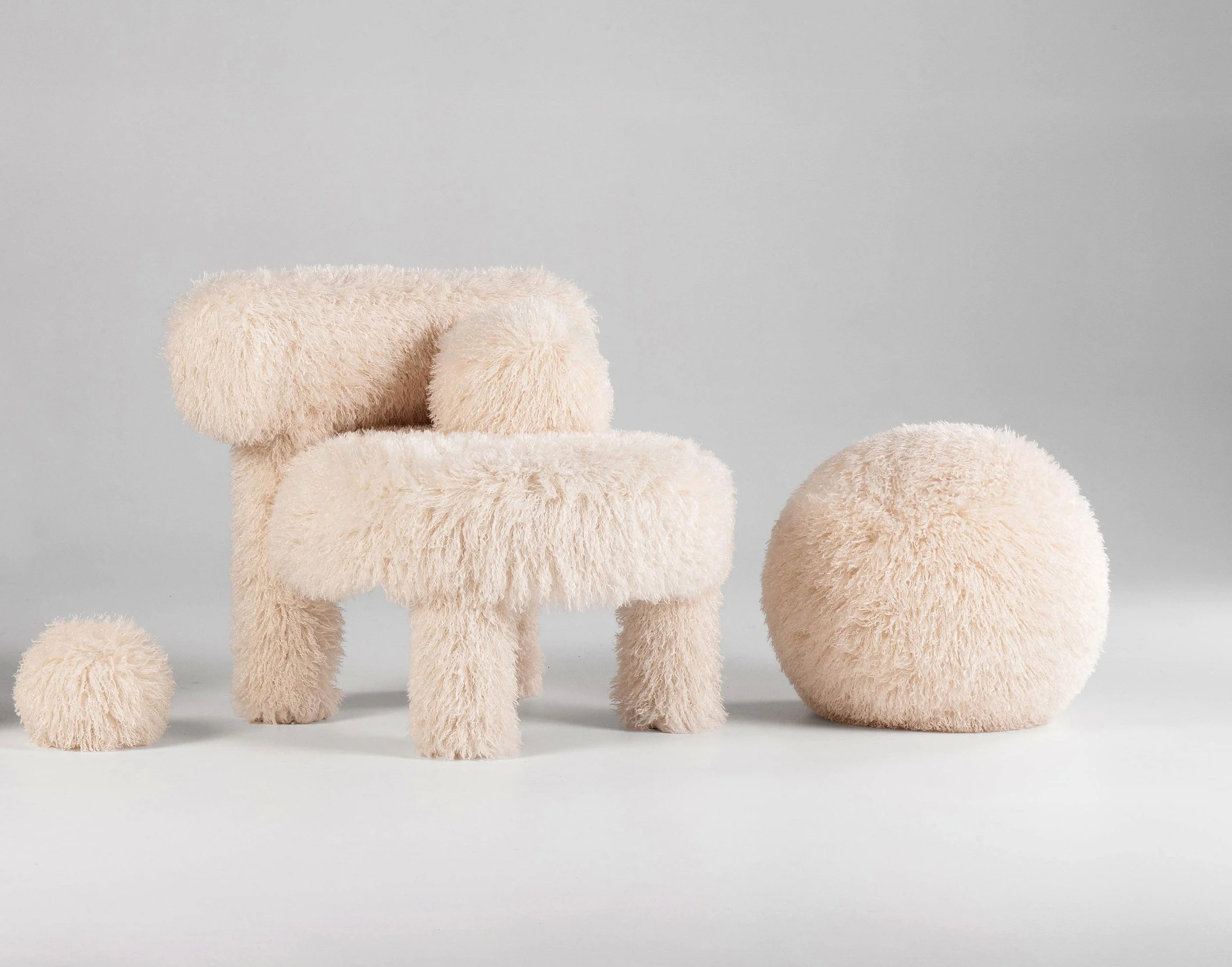 Low Chair Gropius Fluffy Edition