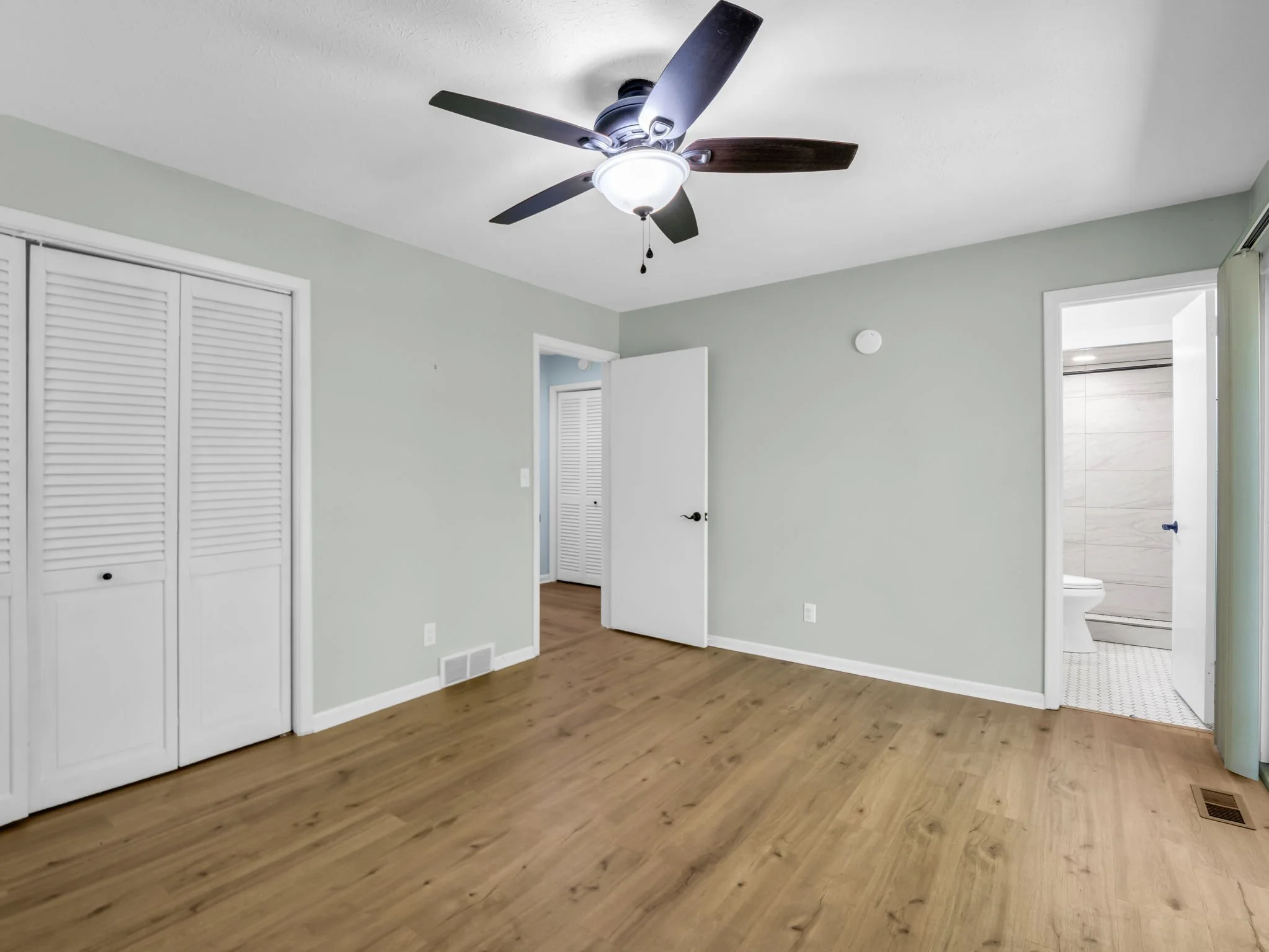 32-web-or-mls-678-firefly-ln.jpg
