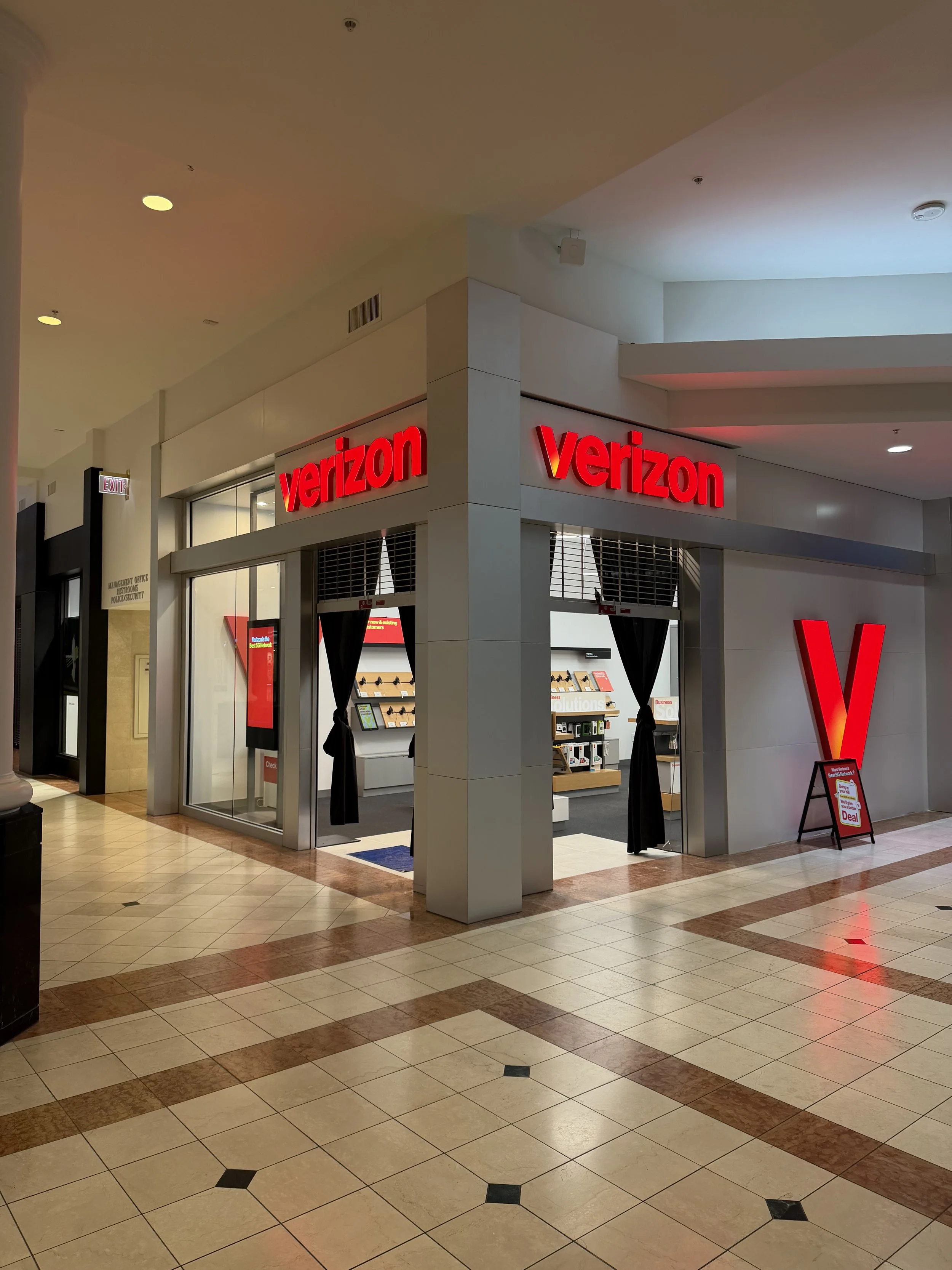 Verizon Crabtree Valley Mall Raleigh NC 3 Sarah McConnell.jpeg