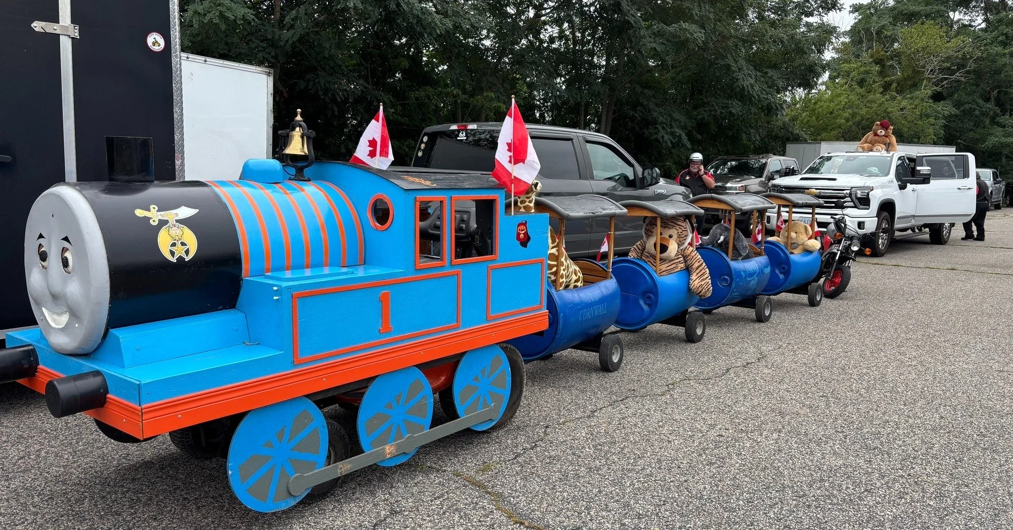 SHOP THE STREET FEATURE 🚂

The Brockville &amp; District Shrine Club is joining us for Shop the Street: Culture Days!

Find them at 2 King St. W., where they&rsquo;ll be bringing some Shrine Club fun to King Street for the day. Be sure to stop by wi