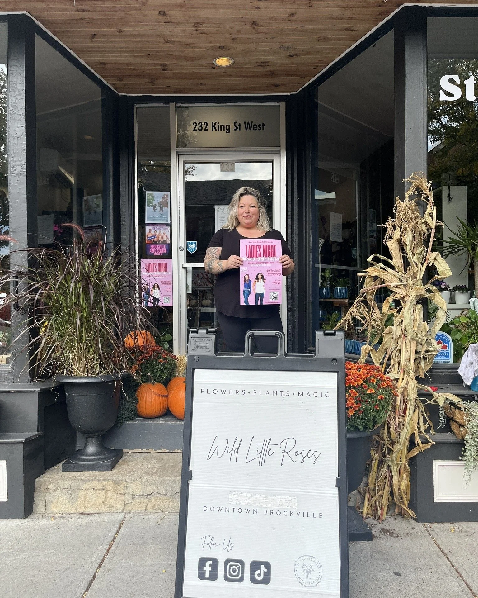 @wildlittleroses is bringing a little extra Stars Hollow to Ladies&rsquo; Night 🌸

Visit them at 232 King St. W. on Friday, October 16th for an evening of fresh flowers, drinks, charcuterie, and a few Gilmore Girls inspired ways to treat yourself.

