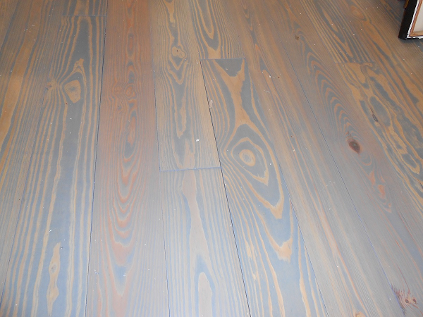 Knotty Pine with Blue Stain