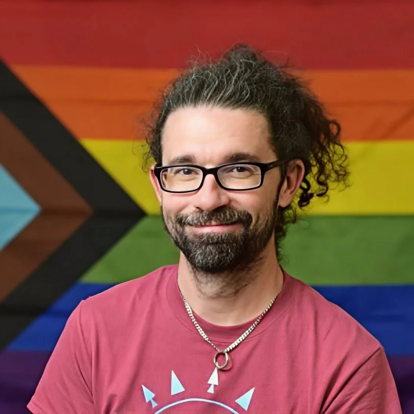 Headshot of Elliot Moore