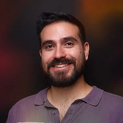 Headshot of Camilo Reina Muñoz