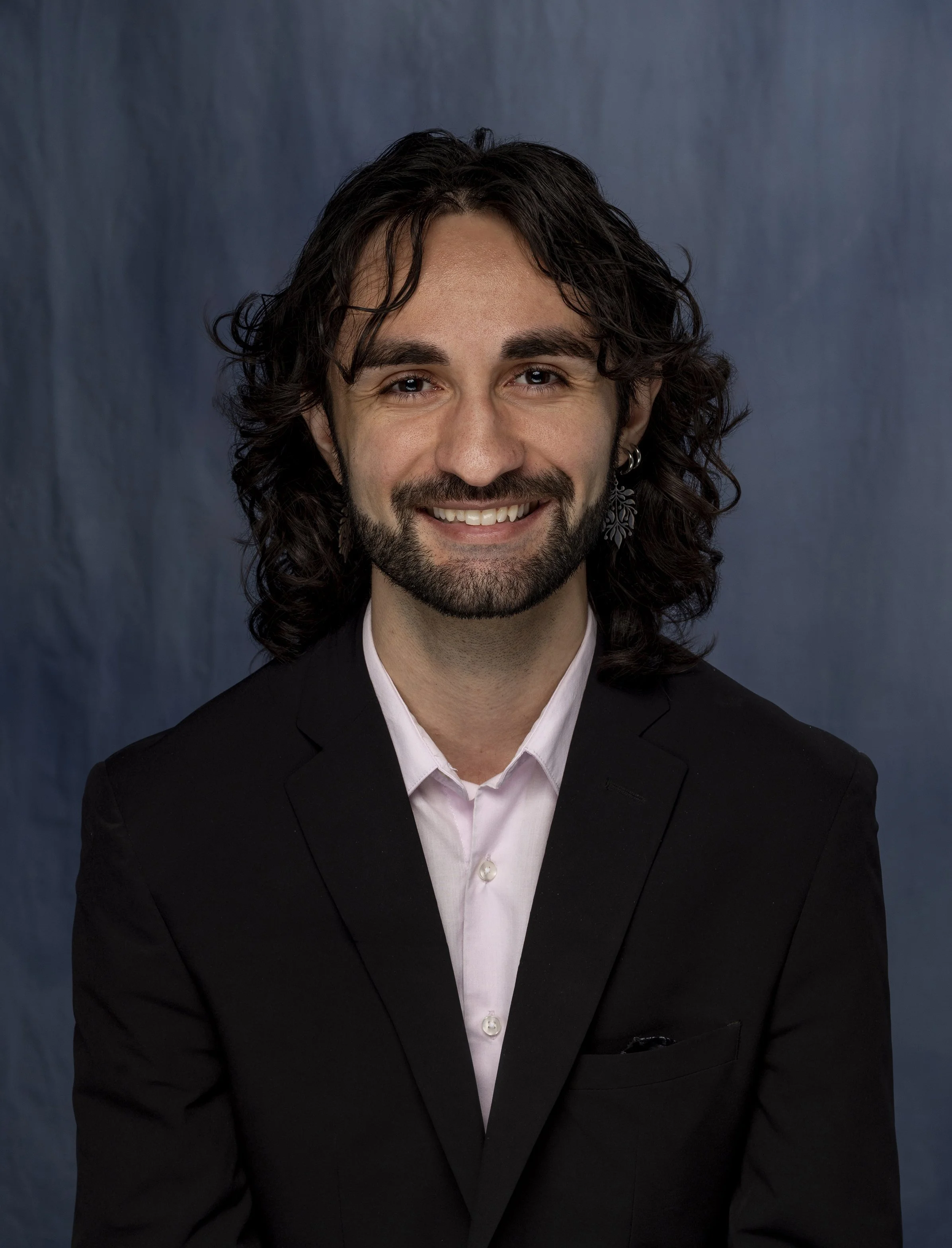 Headshot of Alejandro Faria