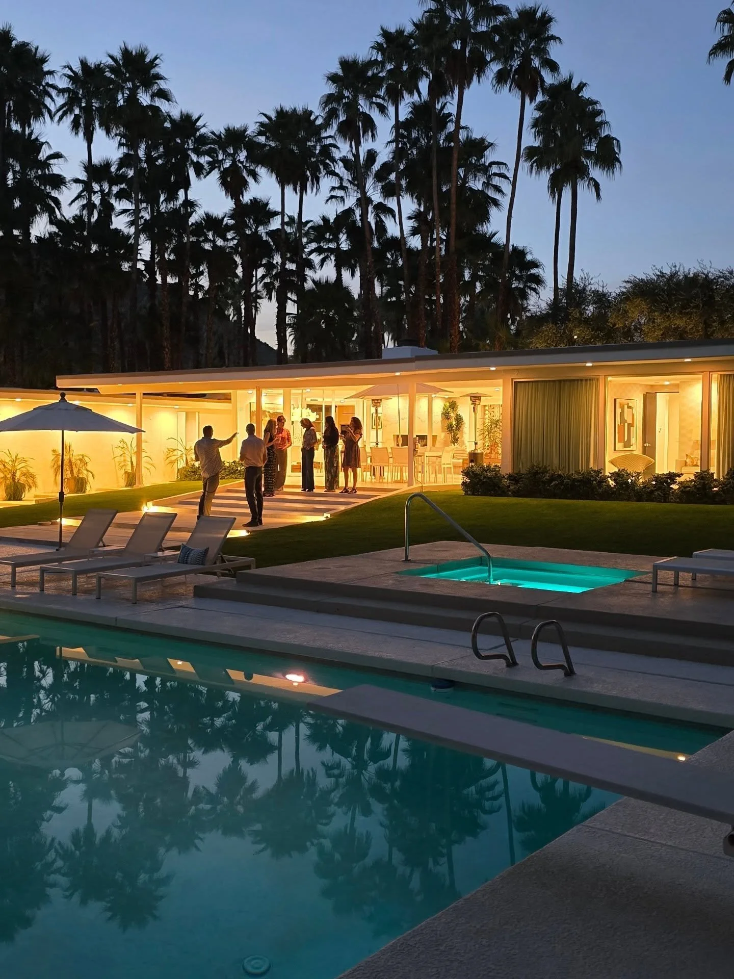 Private party in Old Las Palmas at just an unbelievable house (architect unknown).
with @lizmartincreative @mcm_eric @fabistrande 

#modernismweek2026
#midcentury #midcenturymodern