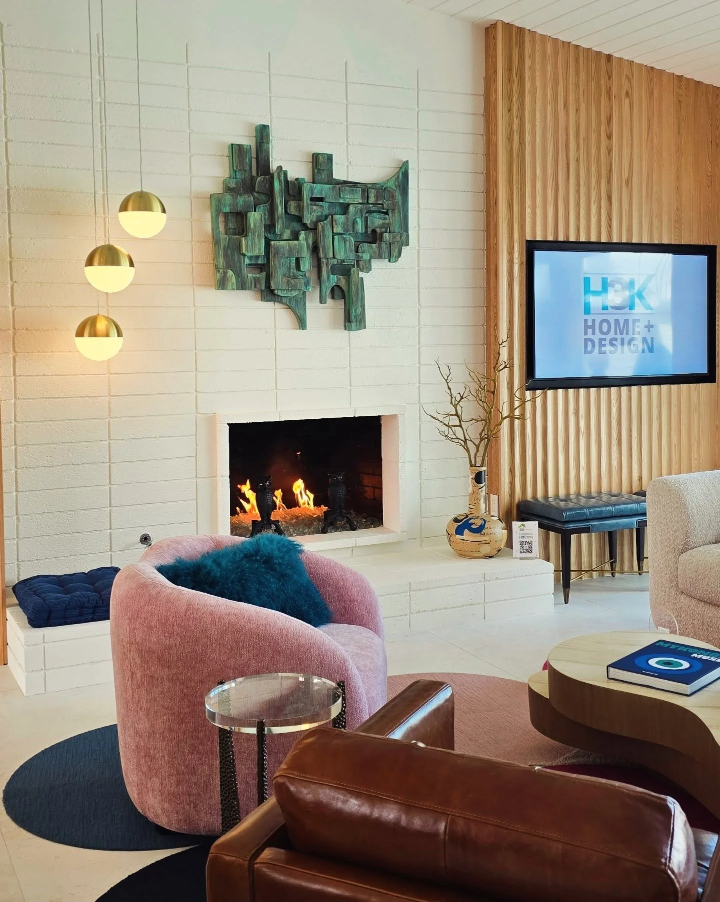 The Marquee at Twin Palms was built in 1957, and meticulously renovated by H3K Home + Design.
@modernism_week
#modernismweek2026 #midcentury #midcenturymodern #midcenturyinterior #twinpalms