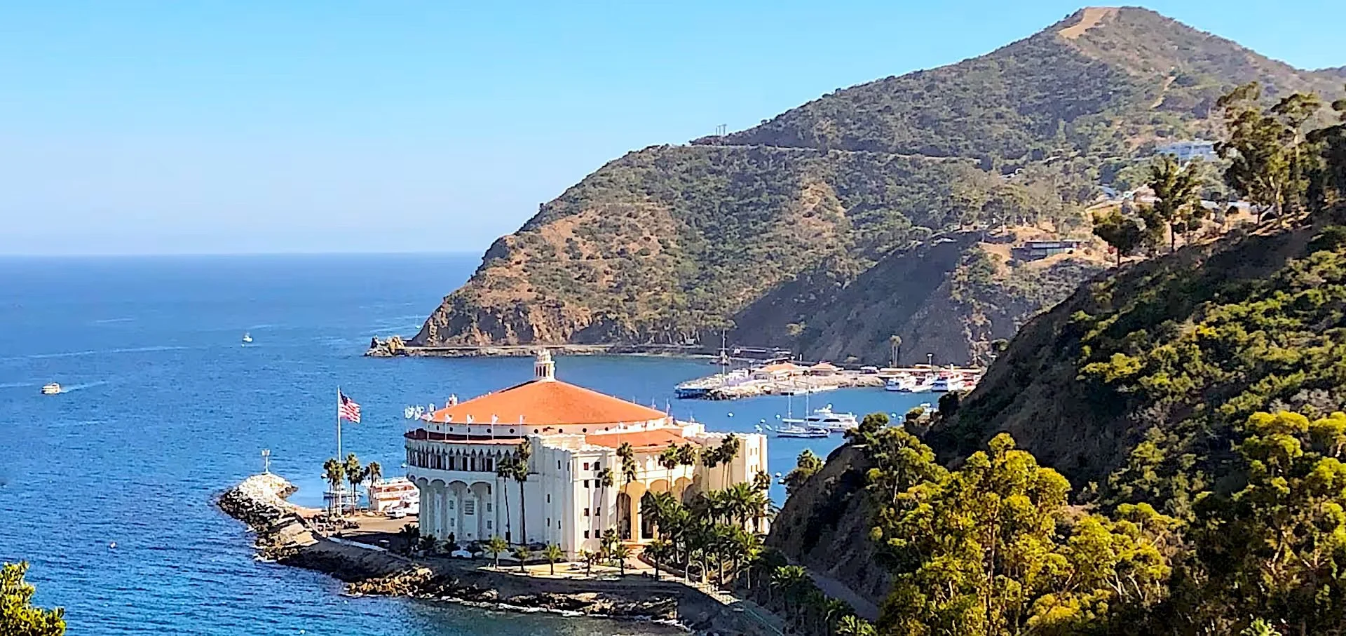 ESCAPE TO PARADISE: The Ultimate Travel Guide to               Catalina Island