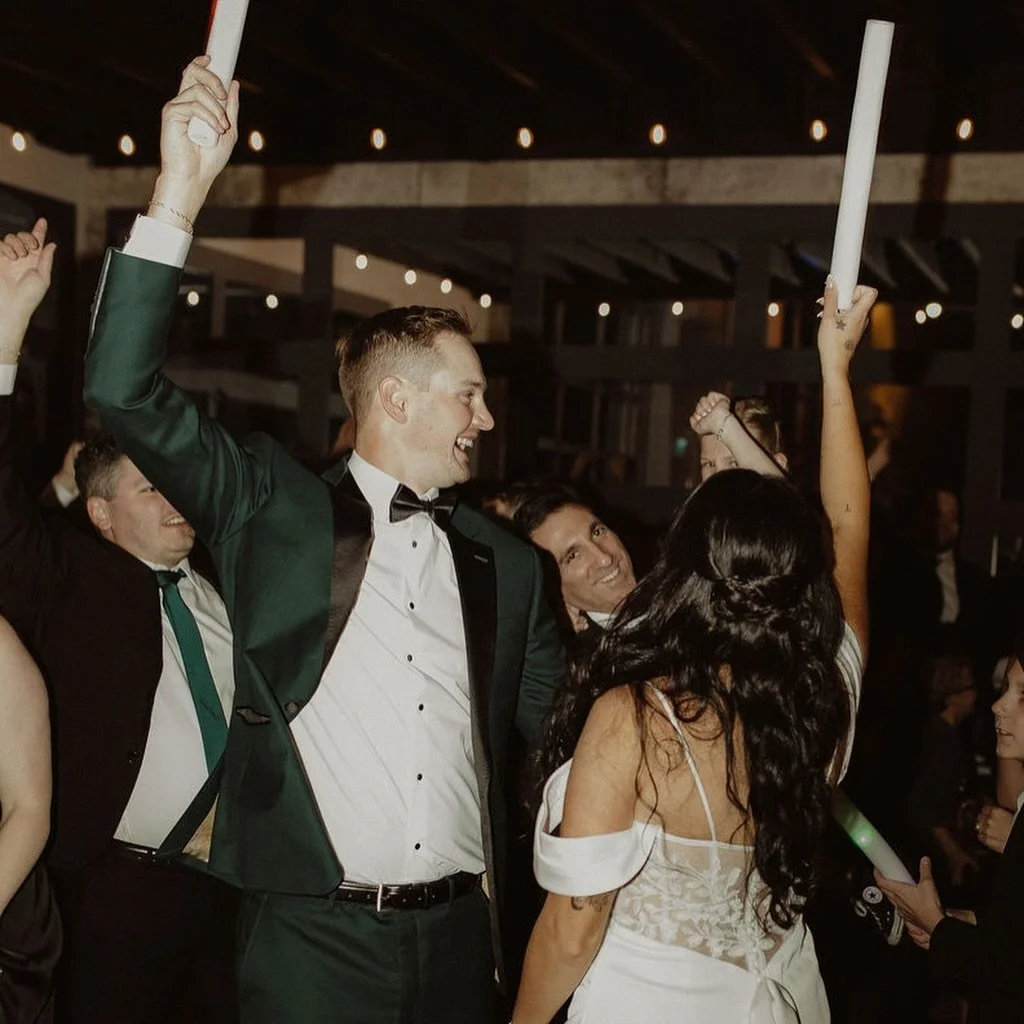Throwback to one of the most iconic receptions from last year! From a tattoo artist to live music to a t-shirt launch - this night was nothing short of a great time 

We love to see couples get creative with different activities and add ons to their 
