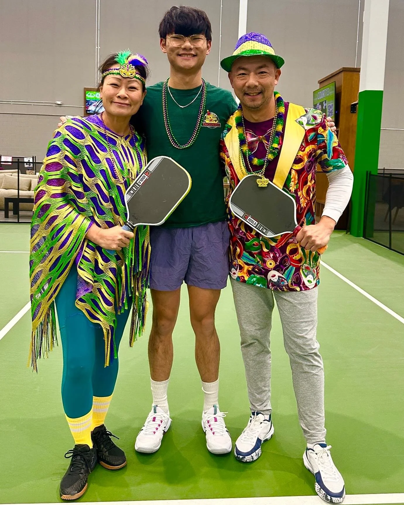 Such a fun Mardi Gras event at @thepickleballheaven last night! 💜💚💛
There were energy, beads, and plenty of great rallies. Thanks Yoyo for hosting! 🎭.