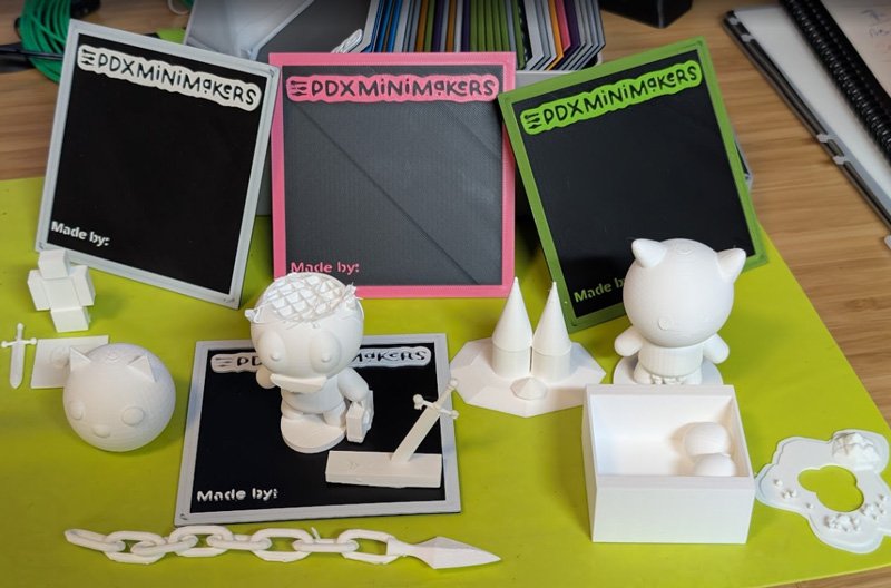 pdx-minimakers-3d-printing-group.jpg