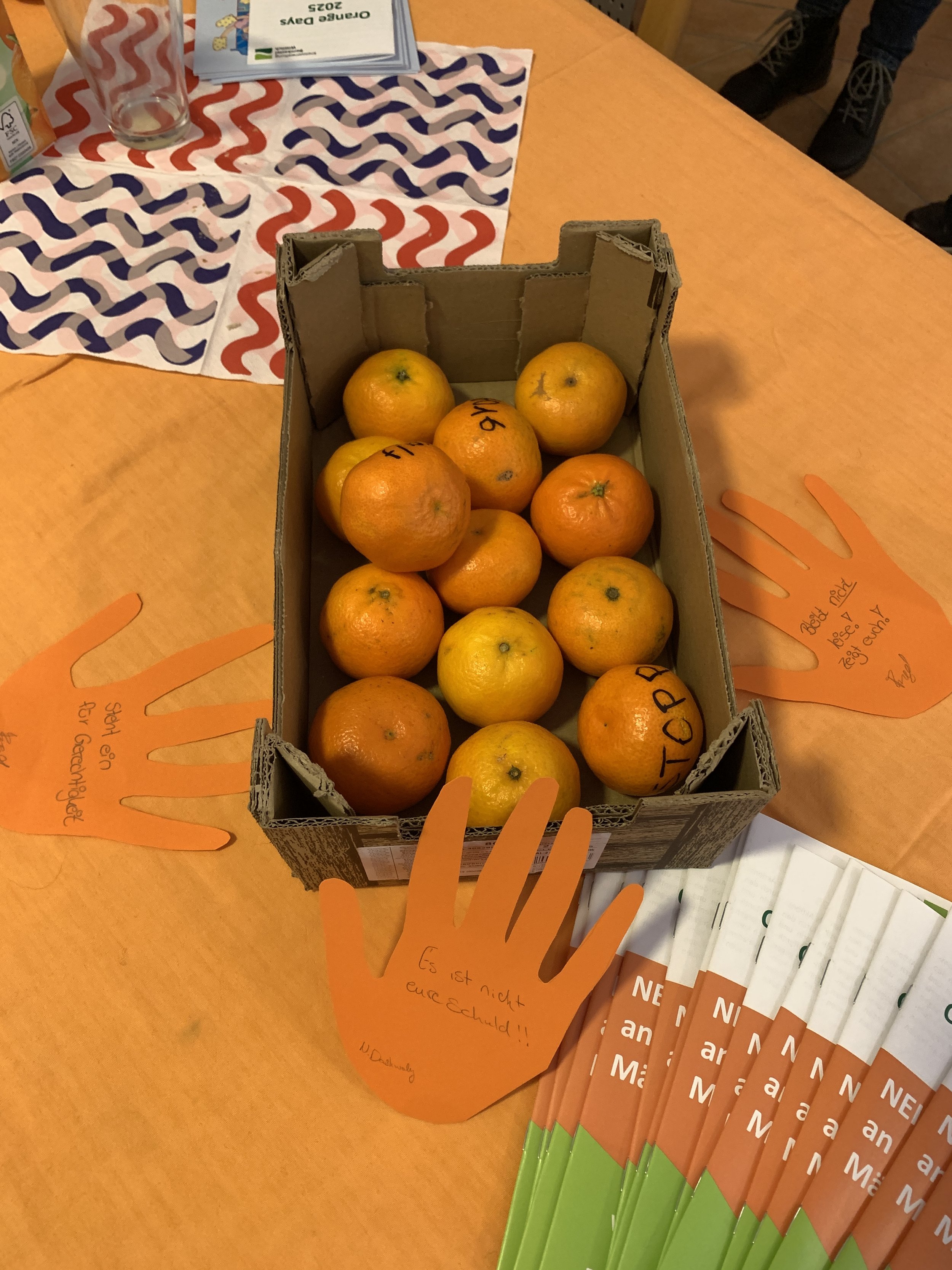 Nachtrag: ORANGE DAY(S) im Blauen Haus