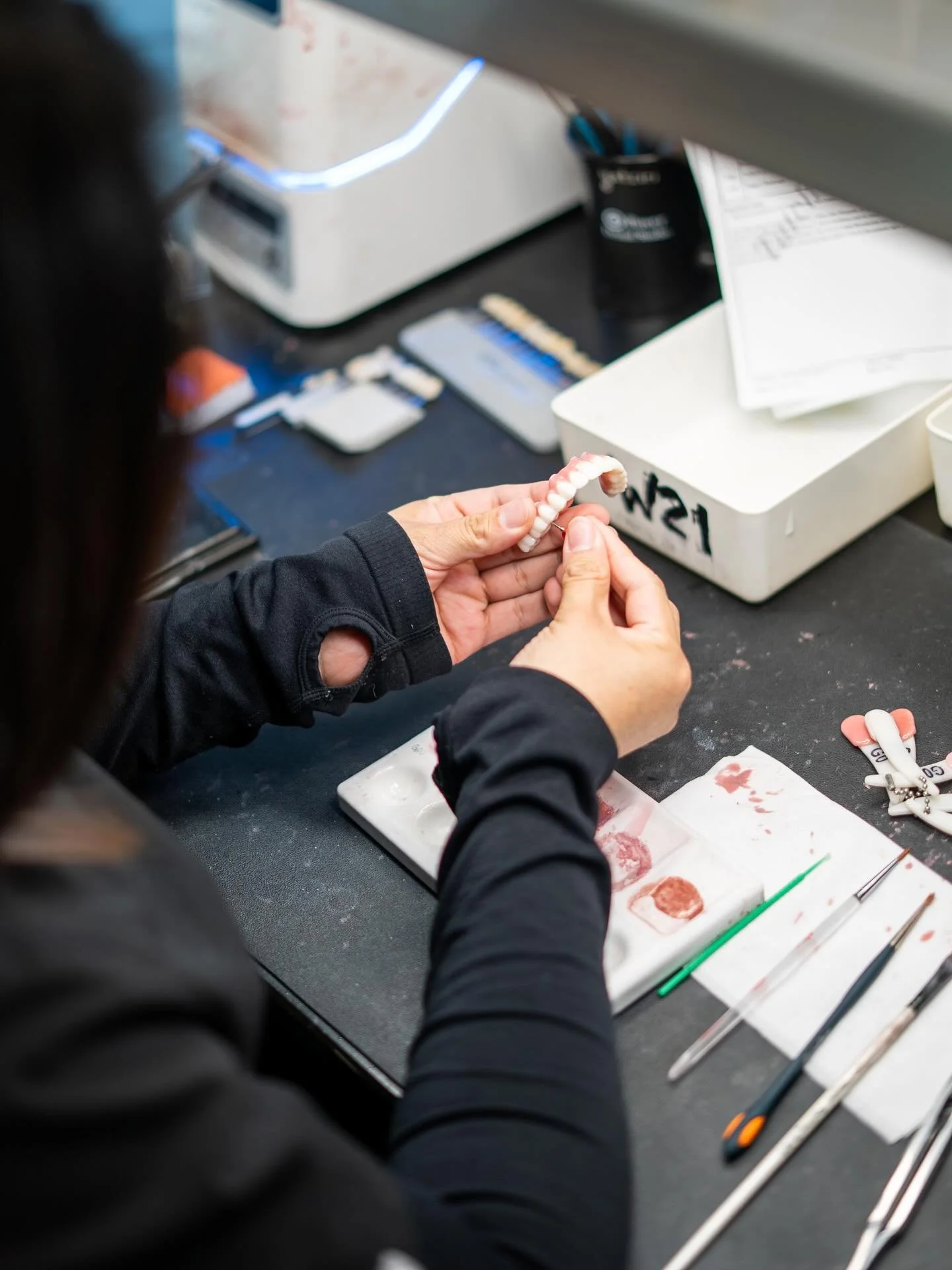 See it before we build it. Our team gets to work immediately, creating precise Exocad designs at industry-leading speeds, guaranteed in under 45 minutes. We keep you in control with flexible options: we can send the file for you to 3D print then try-