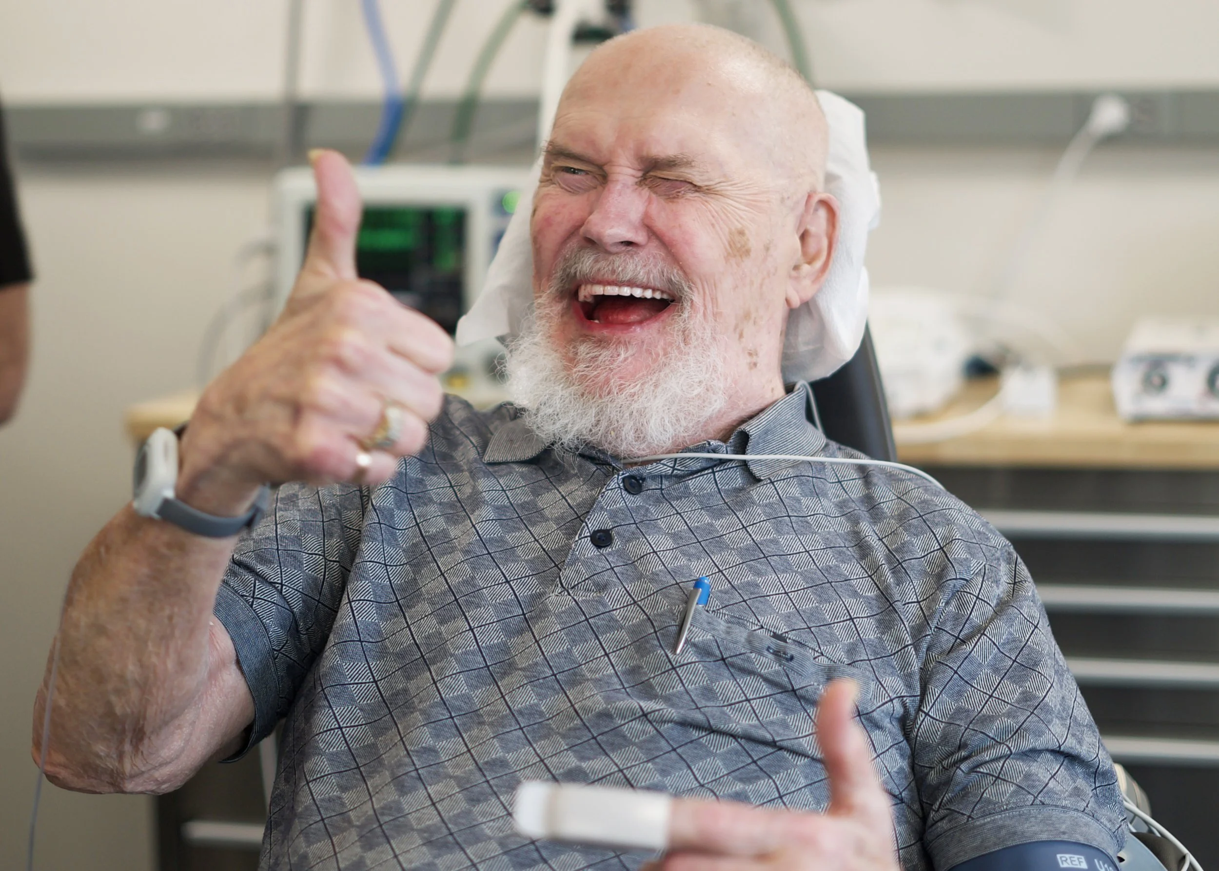 The Digital Full-Arch Surgery Day Workflow Explained: From Scan to Delivery