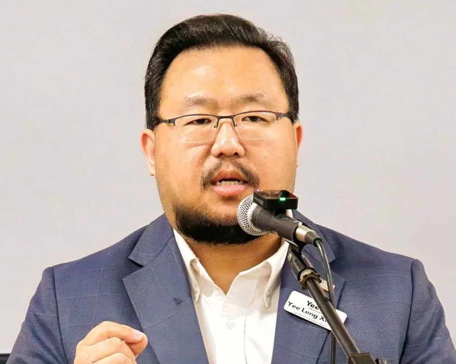 Yee Leng Xiong Wants to be Your WI State Treasurer