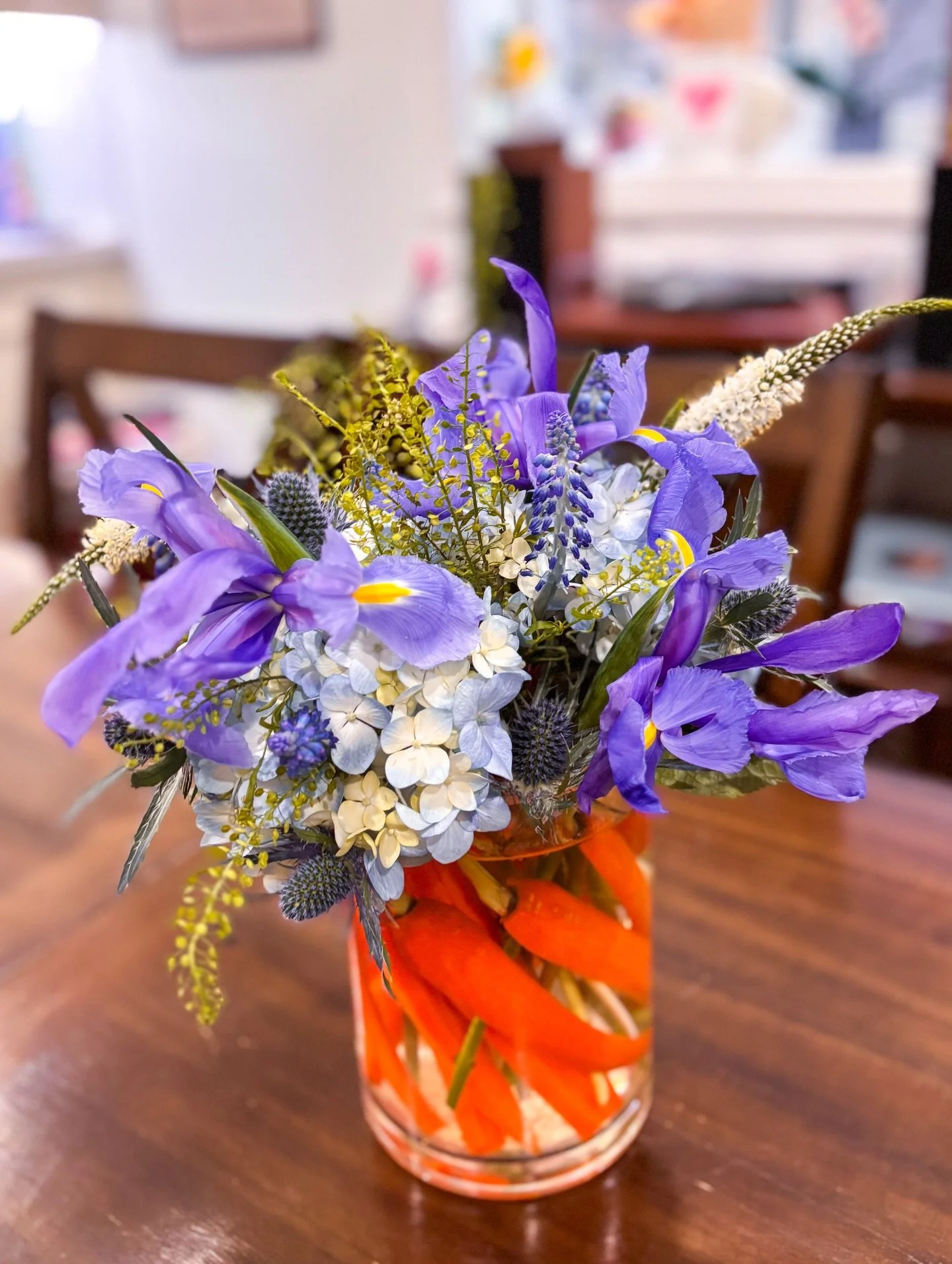 Hopping into Easter with some veggie special arrangements 🐇 🥕🌸

We know our bunny loves carrots, maybe he&rsquo;ll also be a fan of irises and blue nettles 🍃 

Wishing everyone a wonderful weekend to all those who celebrate! 🙌 

#easterbunny #ca