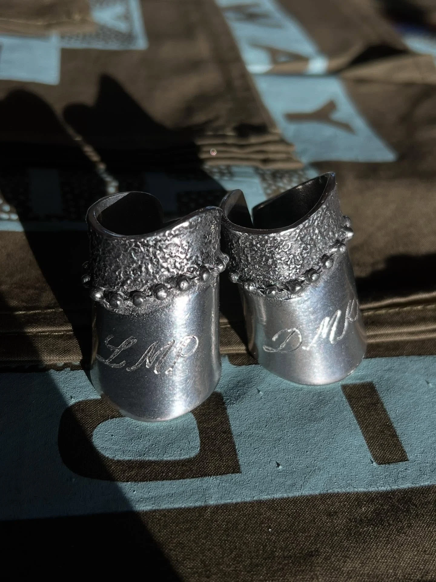 An intimate afternoon at @hideawayroundtop &mdash; a retreat that feels like a deep exhale. Quiet. Intentional. Rooted in nature.

I was invited to bring a touch of craftsmanship to the experience, engraving hand-made bandana slides for each guest. N