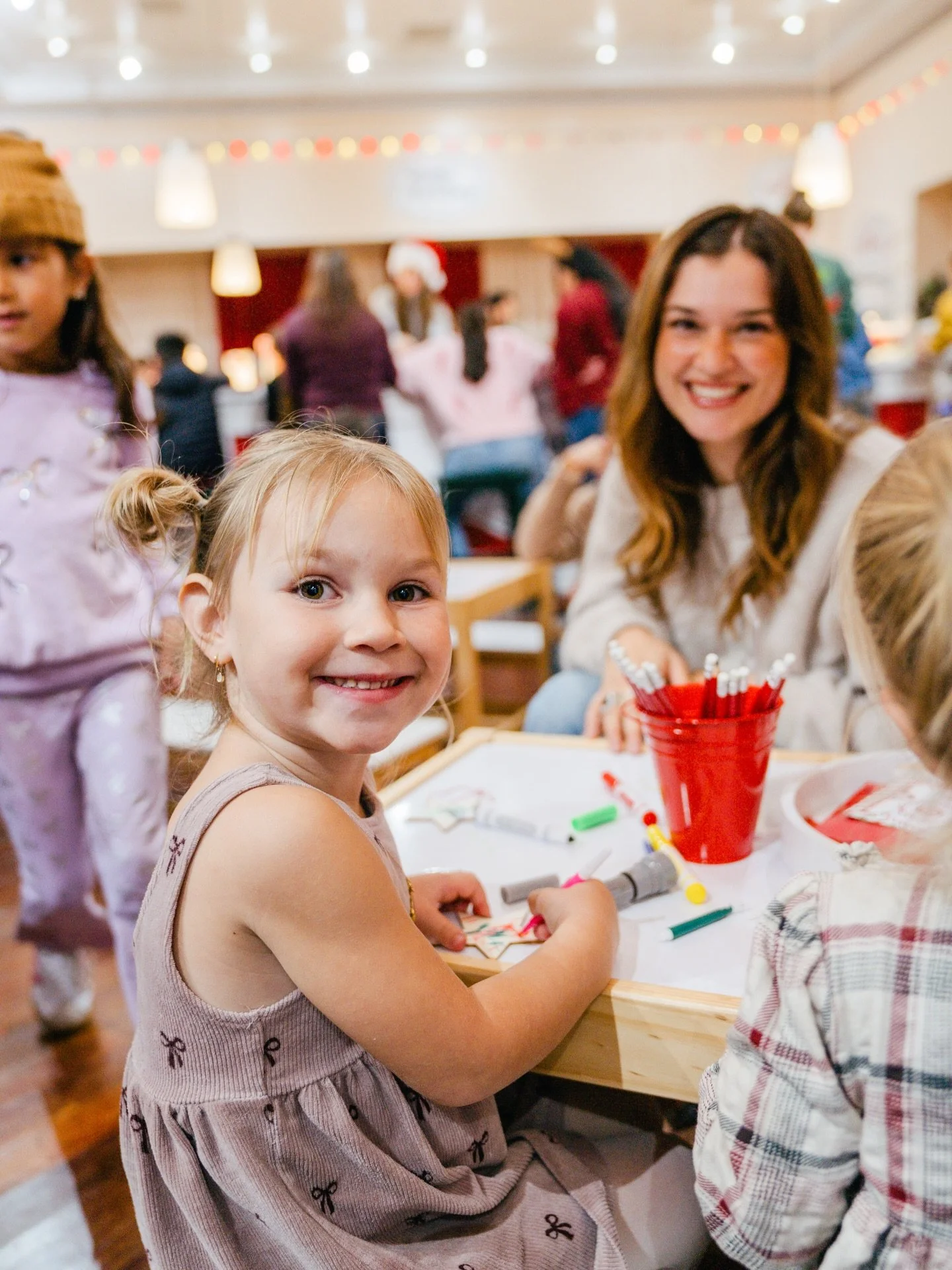 🎅🎄❄️Don&rsquo;t Miss Our Holiday Events at Paseo Nuevo!❄️🎄🎅

❄️ Let It Snow! Weekend Snowfall
Enjoy a little winter magic even in 70 degrees.
Friday&ndash;Sunday | 2 Shows: 6pm &amp; 7pm
📍Center Count (by the Tree 🎄)

🍬 Peppermint Parlor
Holid
