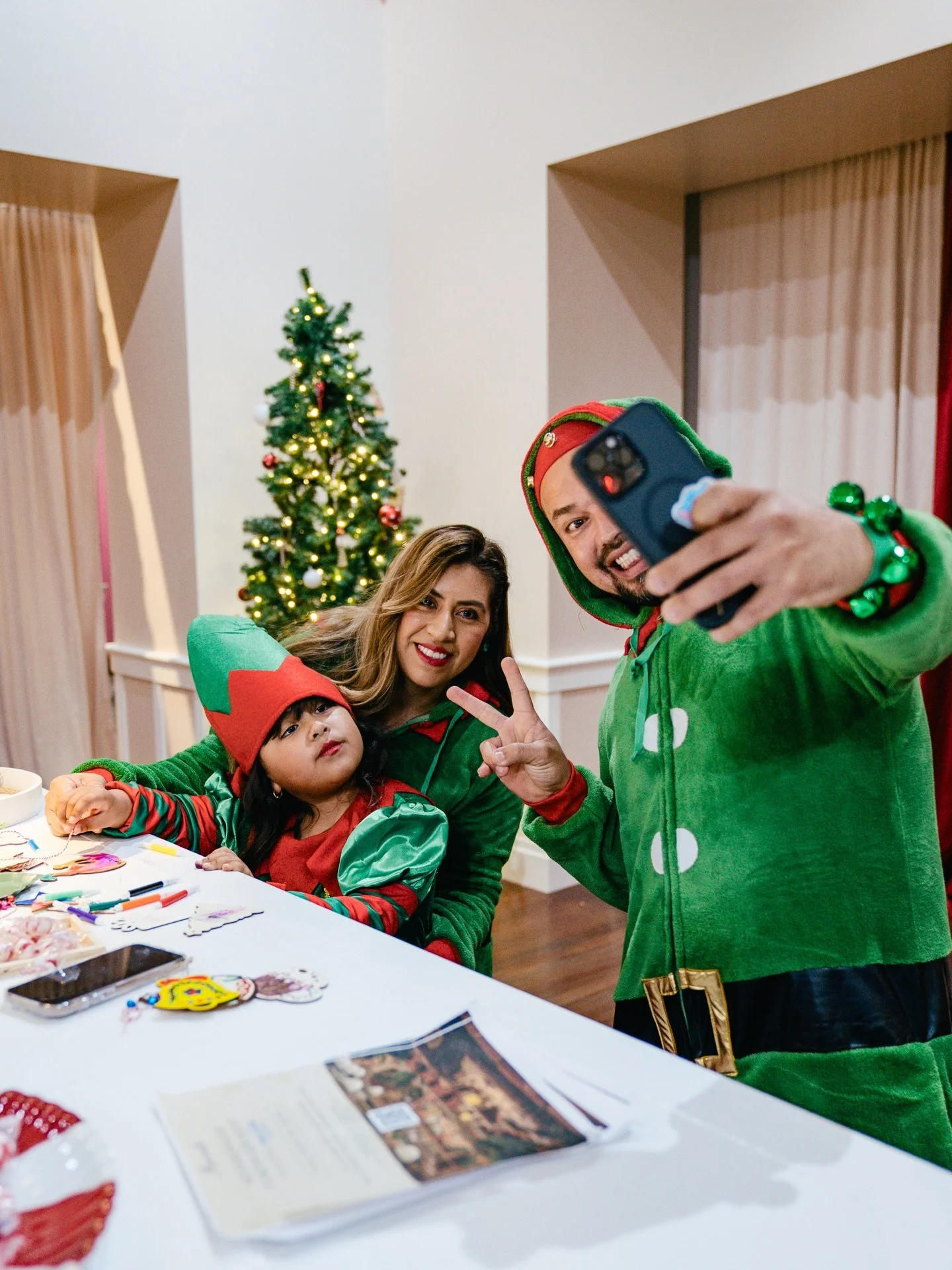 Our Peppermint Parlor is officially in holiday mode 🎄 
Write letters to Santa, snap a pic with him, decorate ornaments, and get your gifts wrapped... all in one place!

Peppermint Parlor Activities | 11am-7pm
📬 Letters to Santa
✨ Ornament decoratin