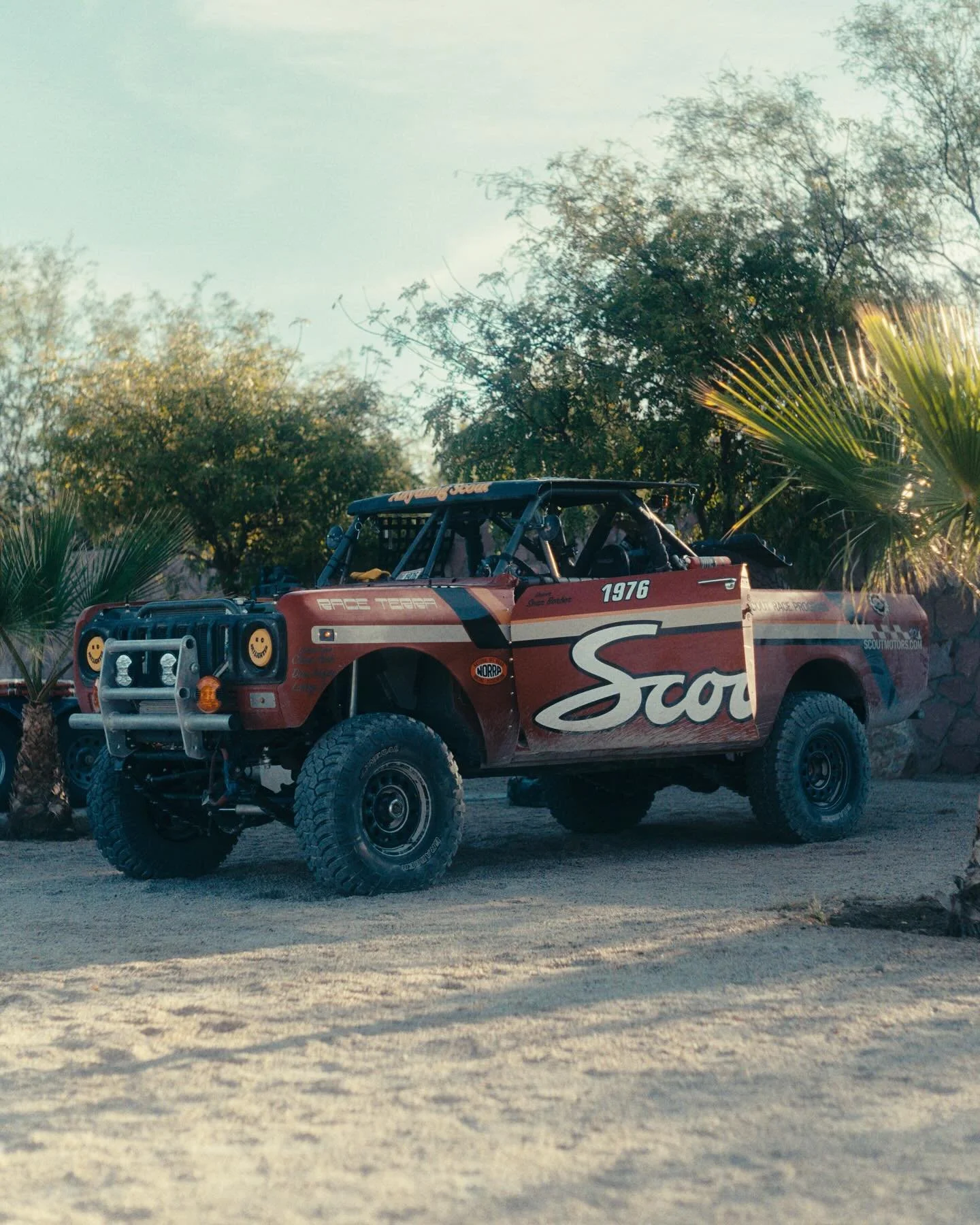 Wings out in La Paz.

#BackToBaja #KeepScoutsRacing #VintageRacing

📷: @huntca