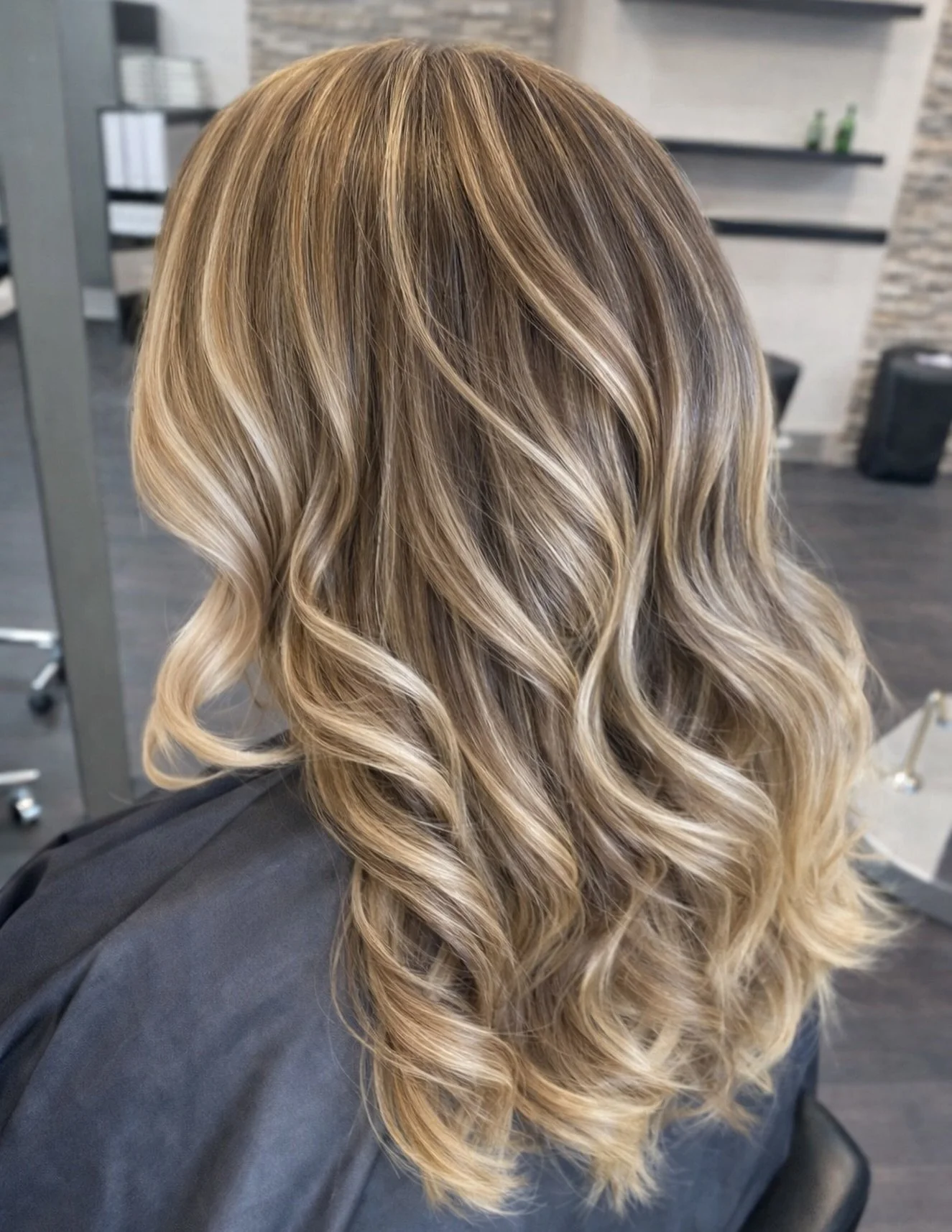 Introducing our newest stylist, Paula! ✨

@paulaglamhair 

Specializing in hand painted balayage, blondes &amp; hand tied extensions, Paula brings 11 years experience perfecting her craft behind the chair. She loves working with the clients to bring 