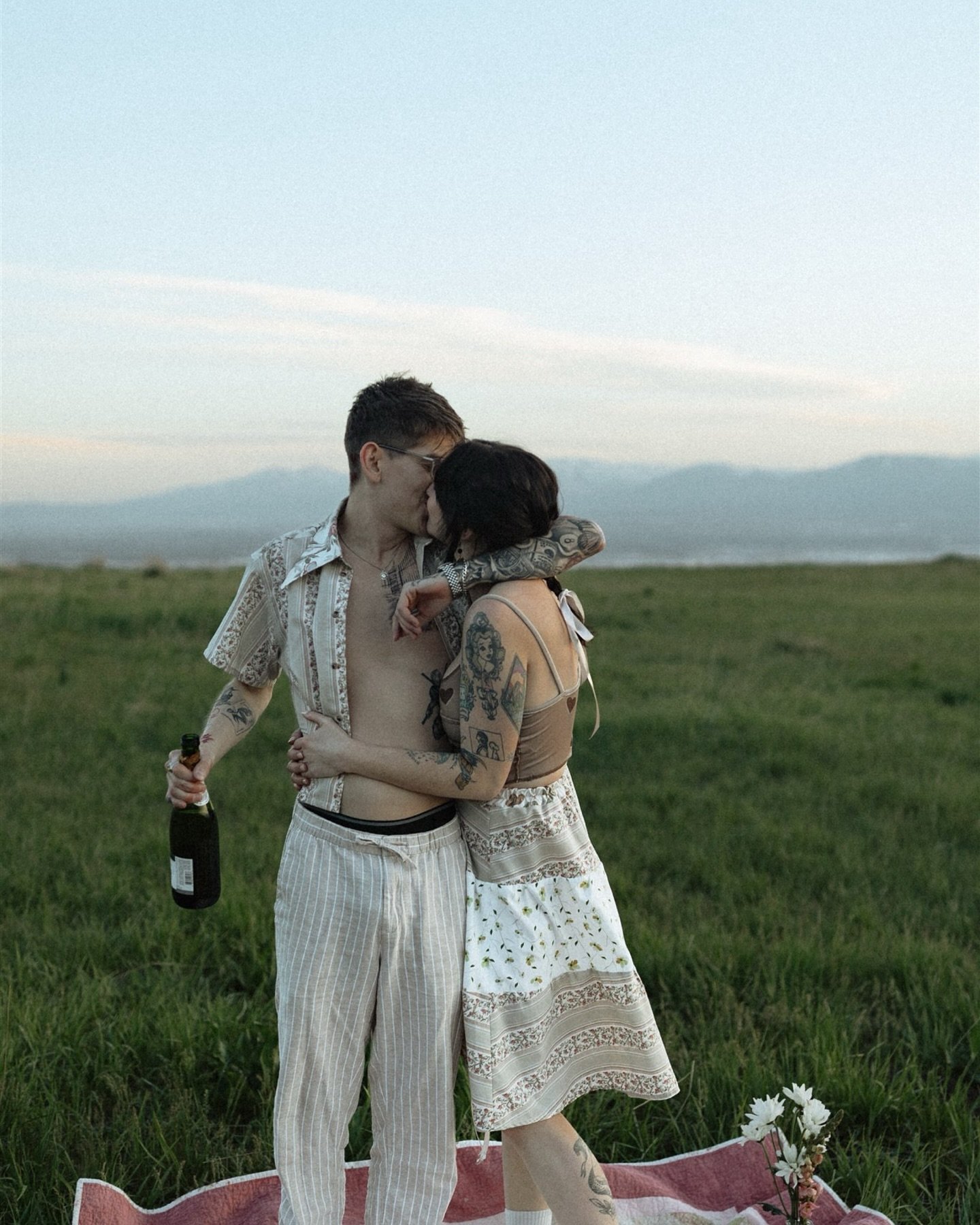 Flowers are blooming 🌸

&bull;
&bull;
&bull;
&bull;
#utahweddingphotographer #elopementphotographer #authenticlovemag #destinationphotographer #junebugweddings #greenweddingshoes #elopement #intimatewedding #destinationwedding #thatsdarling #lovello