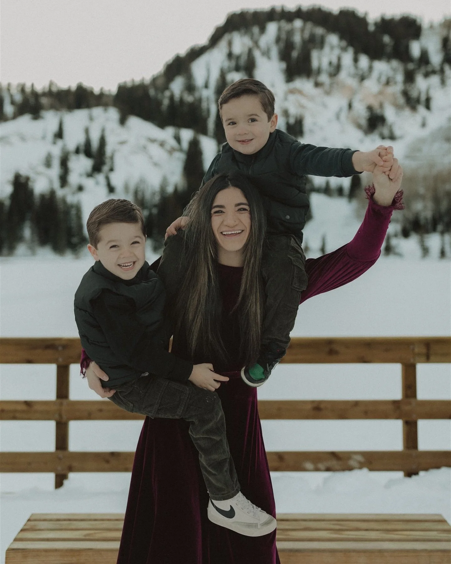 Look at them!! Such cuties. The best mama and her boys 🤍

&bull;
&bull;
&bull;
&bull;
#utahfamilyphotographer #utahphotographer #portraits #lifestylephotography #letthekids #lemonadeandlenses #thefamilyphotoblog #photobugcommunity #portraitmood #fam
