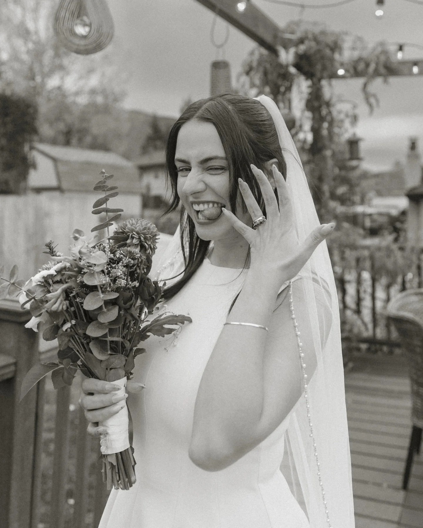 The most perfect &ldquo;I just got married&rdquo; set of photos 🤍💍

&bull;
&bull;
&bull;
&bull;
#utahweddingphotographer #elopementphotographer #authenticlovemag #destinationphotographer #junebugweddings #greenweddingshoes #elopement #intimateweddi