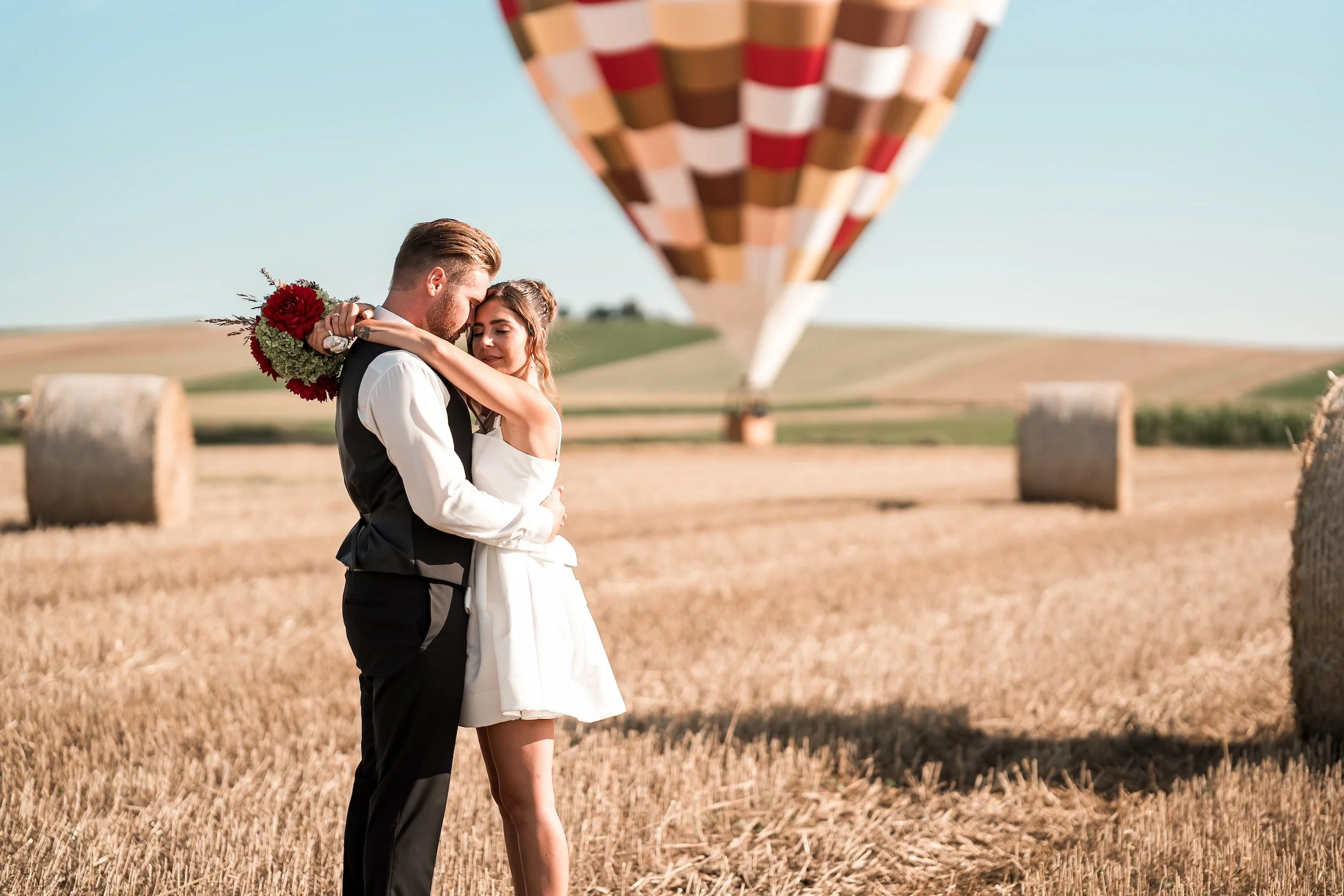 Ballooning Crew_Country Side Styled Wedding Shoot_Nur du und ich.jpg