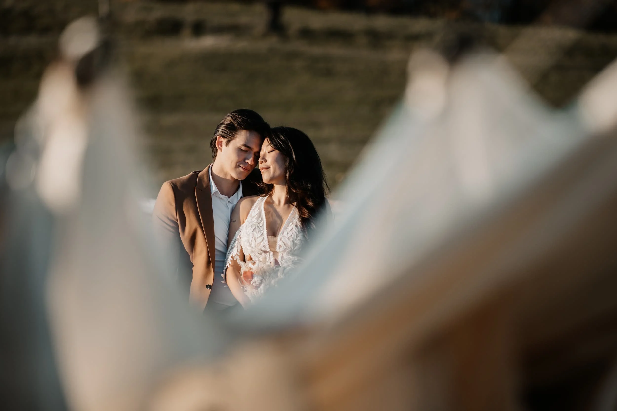 Ballooning Crew_Autumn_Styled_Wedding_Photoshoot_Brautpaar auf Heißluftballon_4.jpg