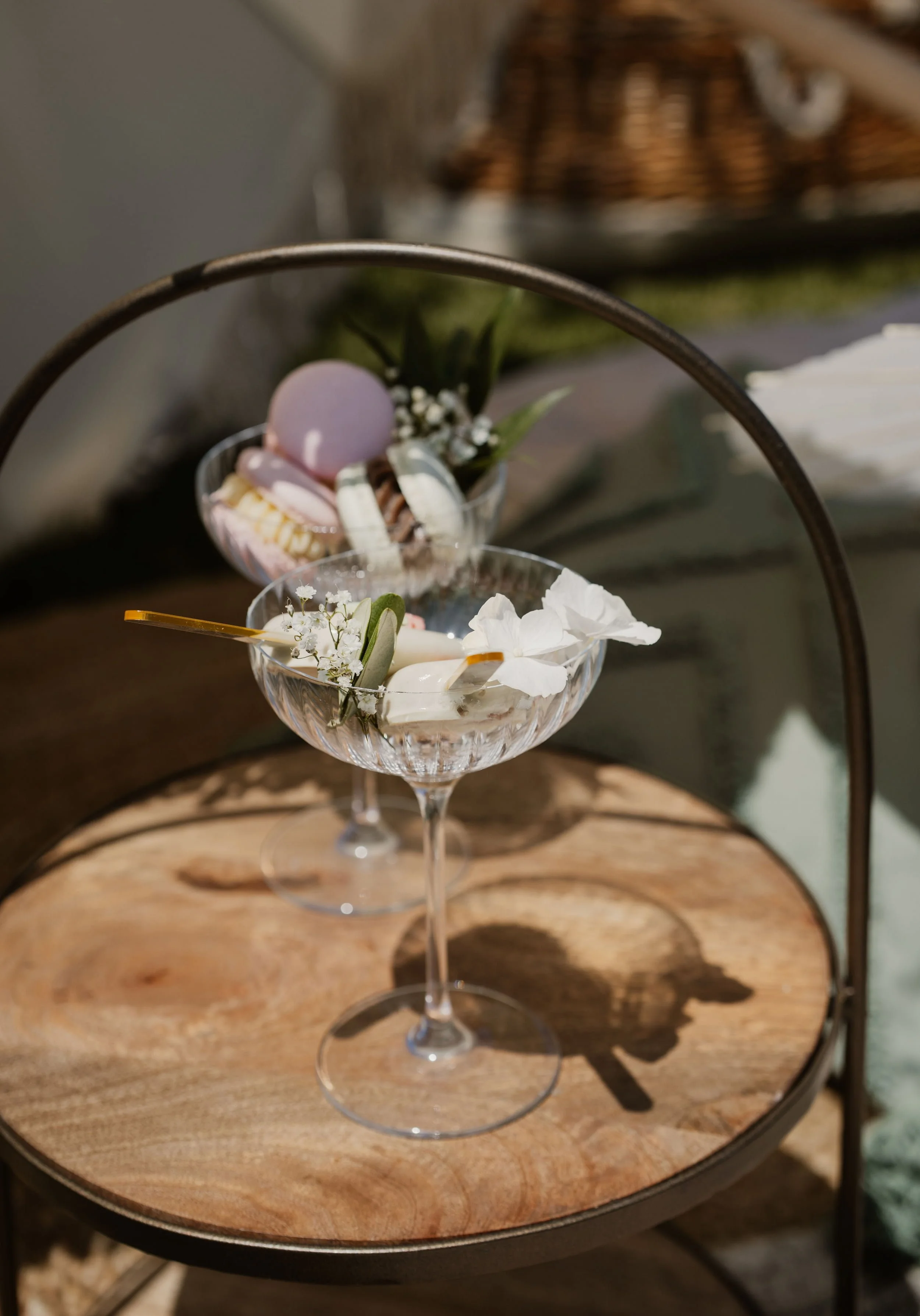 Ballooning Crew_Modern Garden Styled Wedding Shoot_Wedding Picnic_Deko Treats 2.jpg