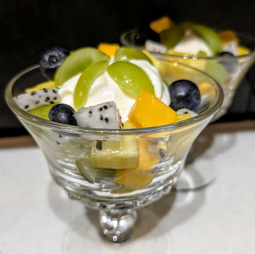 Fresh fruit w/ yogurt