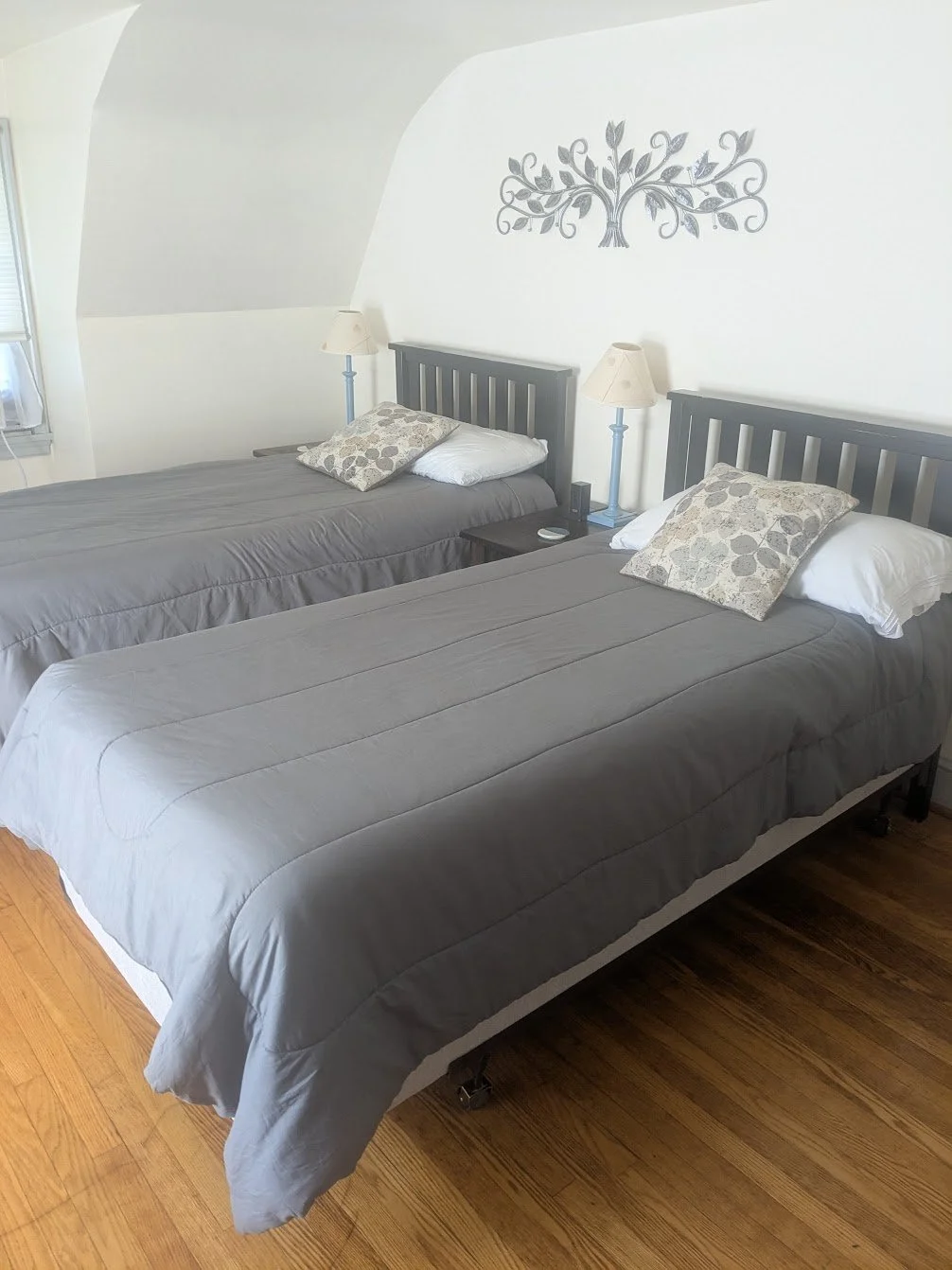 2nd Floor BR #1 - Optional: King bed split into 2 Twin beds