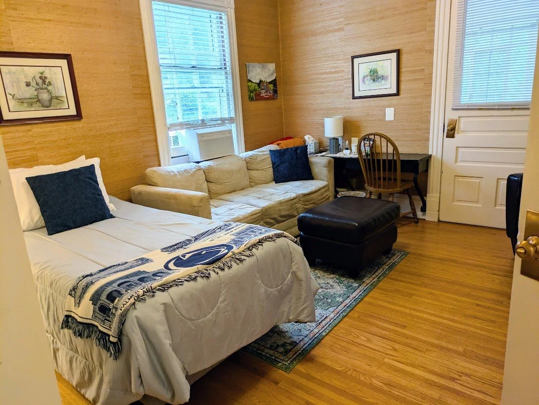 Coastal Adjoining room with single bed.