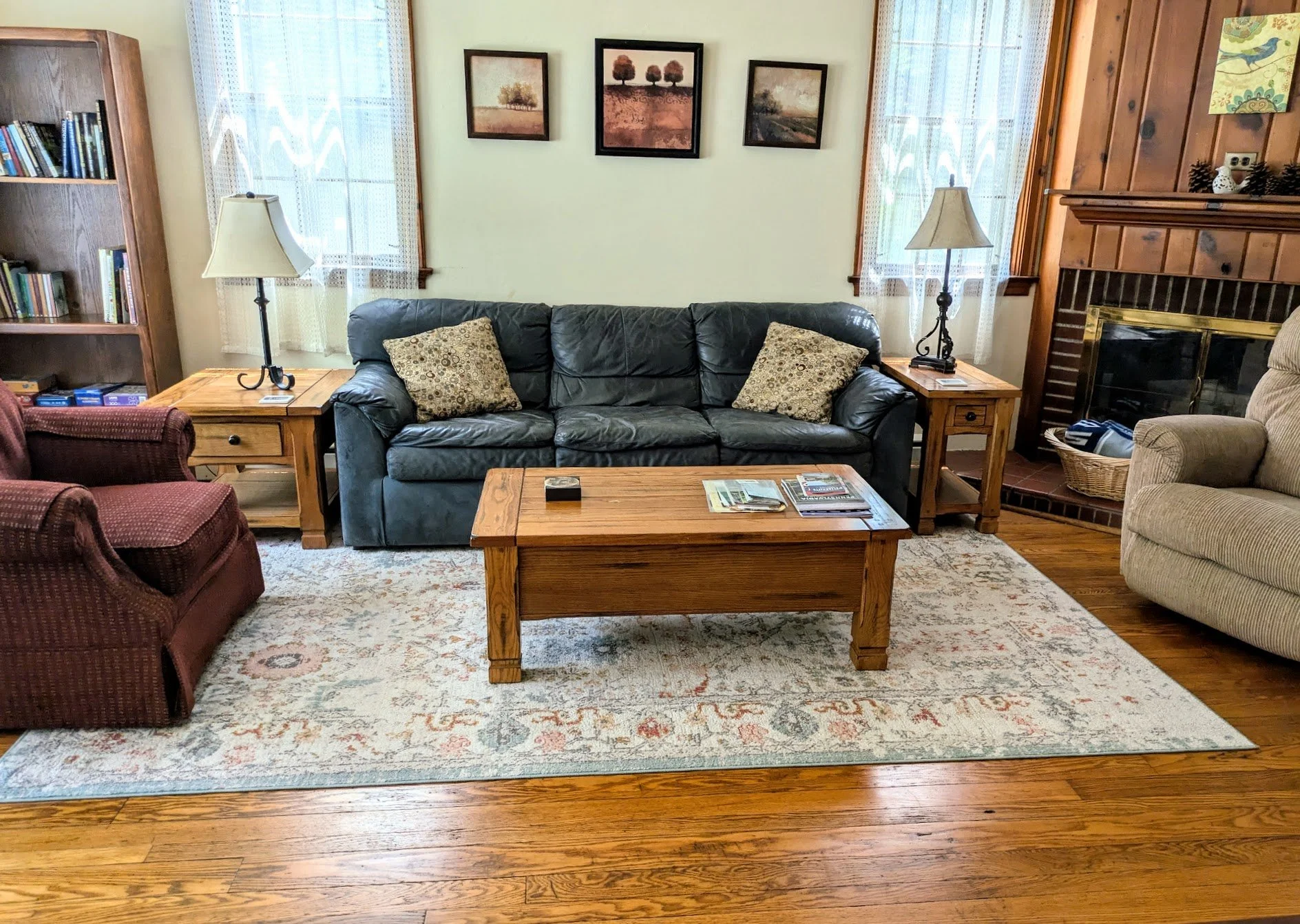 Ling room sofa and chairs