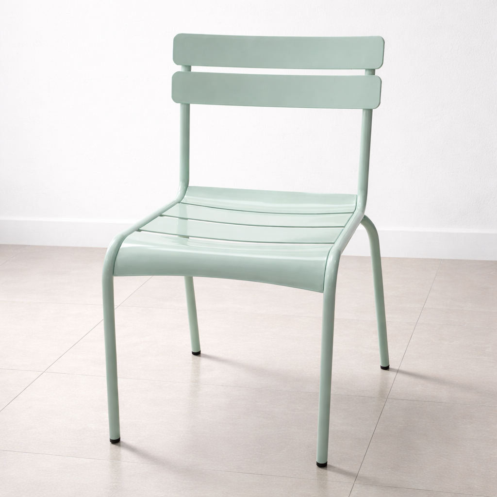 Finished in Palomino Coastal Sage, this ceremony and dining chair introduces a fresh pop of color. Its soft green tone brings warmth and personality to the space, offering an easy way to layer color into your event design without overpowering the roo