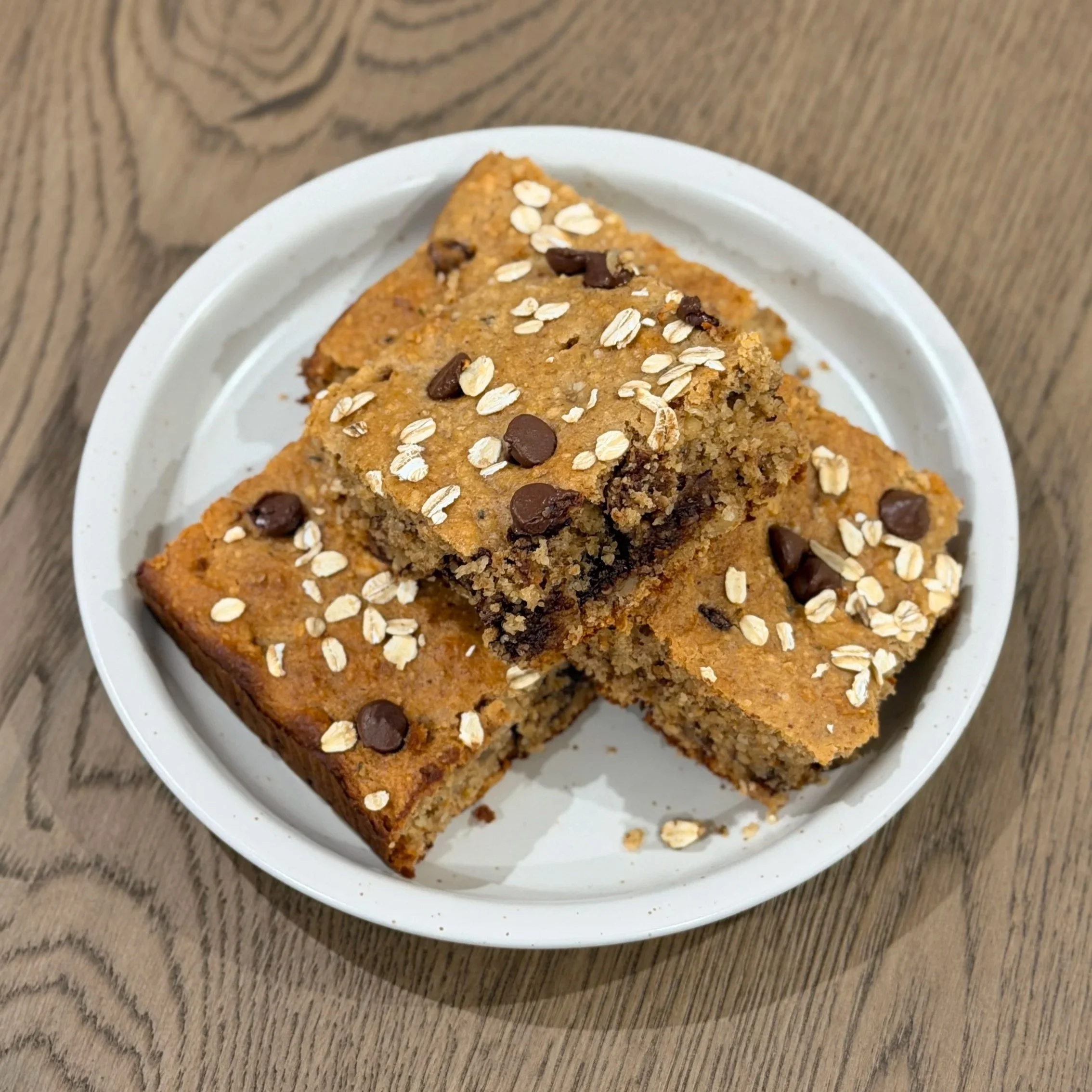 Sticky Protein Cake with Chocolate Chips (gluten free)