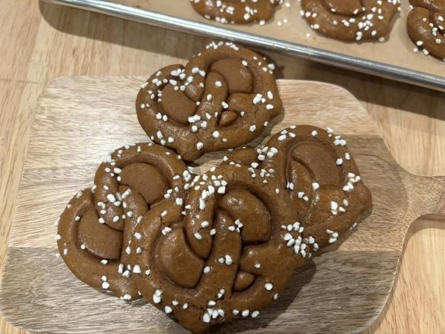 Gingerbread "Pretzels"