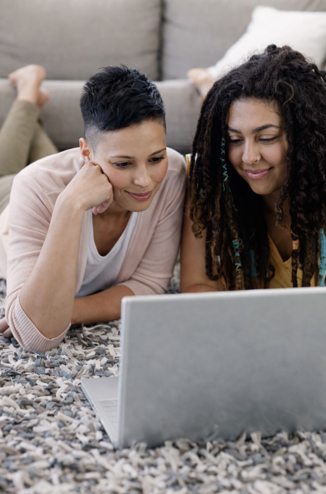 Couple sharing a relaxed moment at home, representing Gottman Method couples therapy in Ontario. Watkins Counselling & Wellness offers evidence-based relationship support virtually across Ontario.