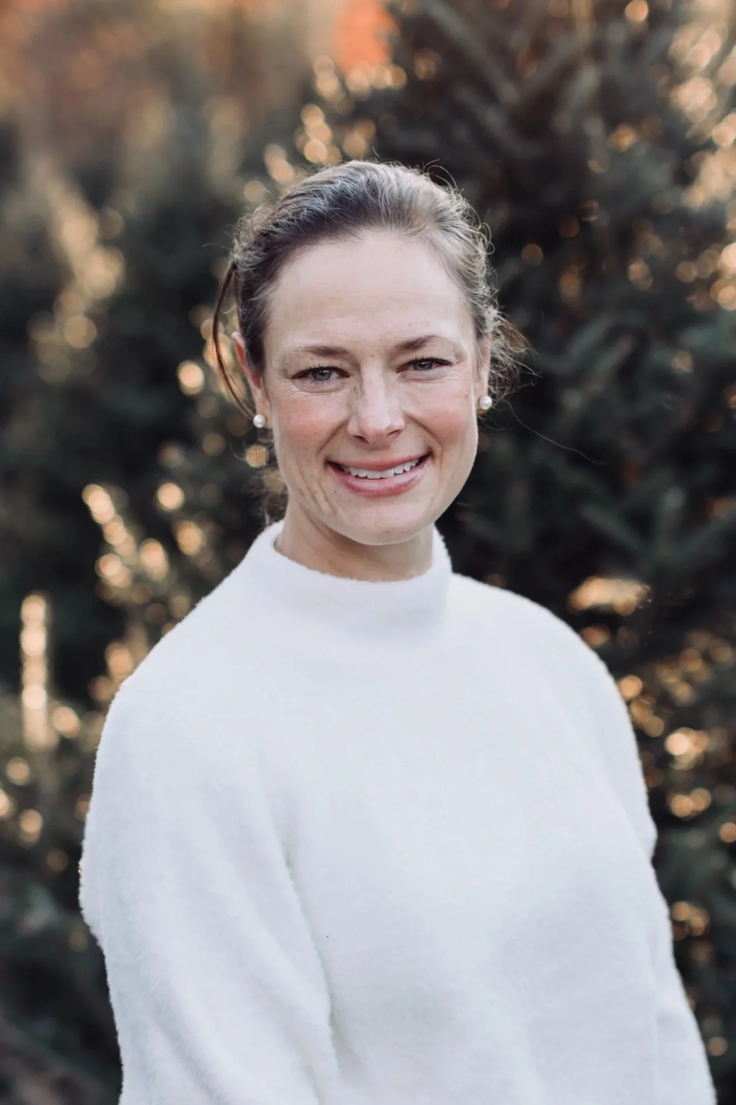 Headshot of Dr. Sarah Vasiliauskas, psychoanalytic leadership advisor at Mirae Leadership Advisory.