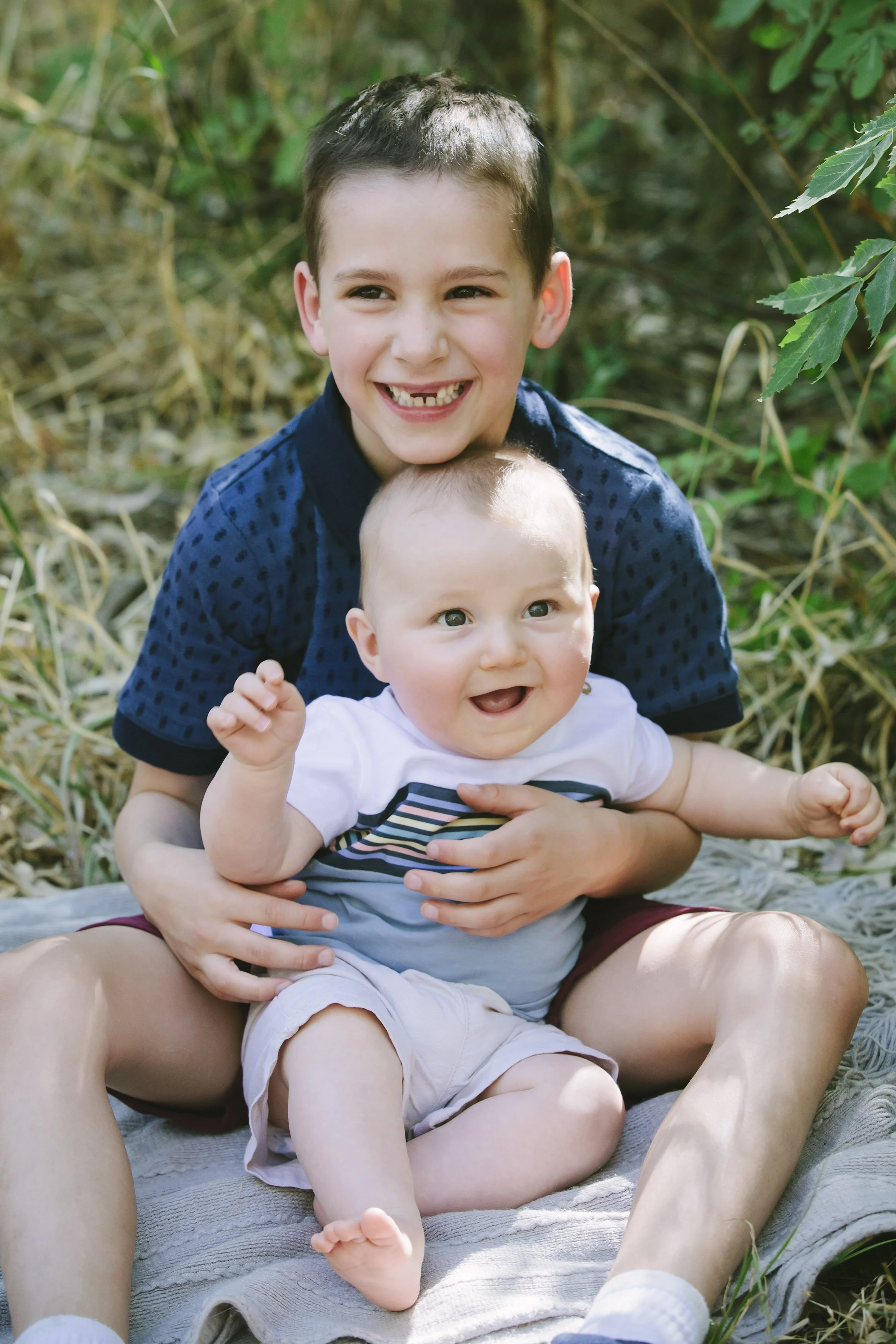 Brothers-photo-in-park