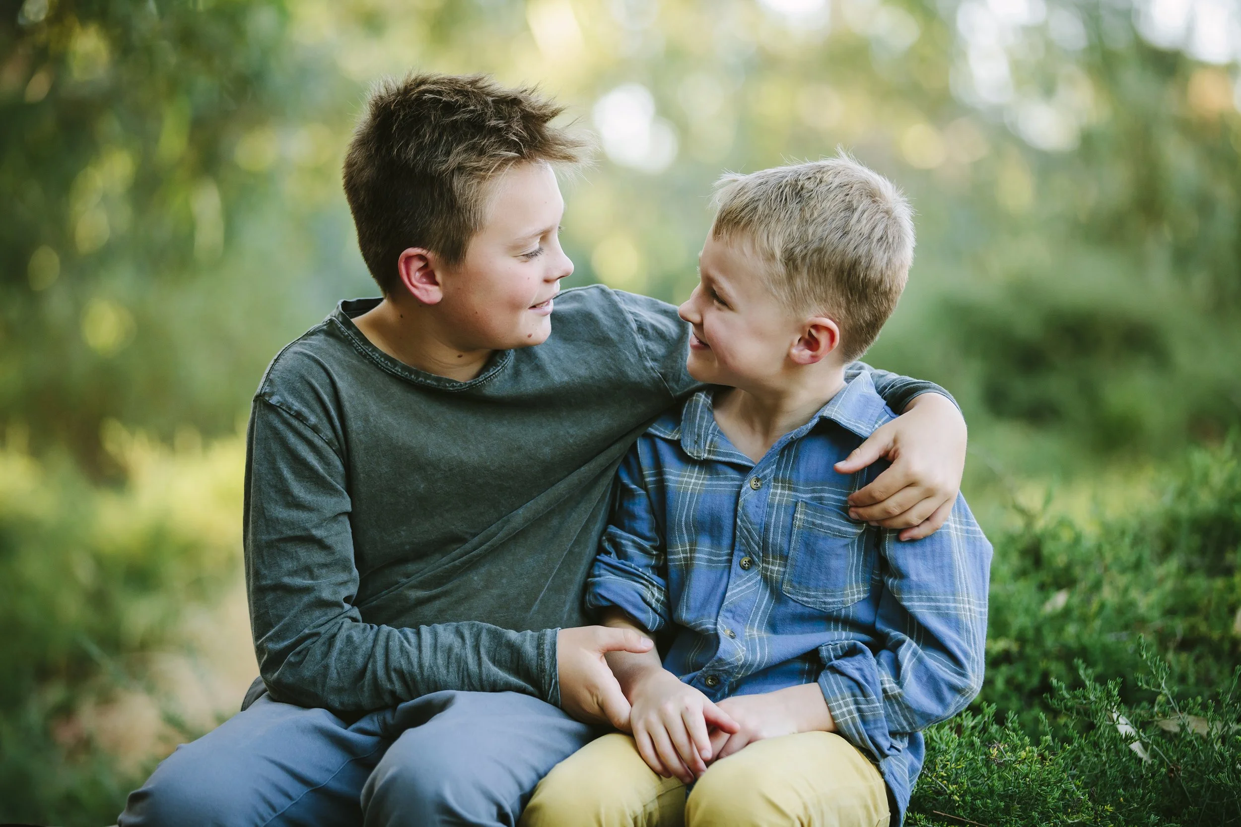 brothers-photo-bond