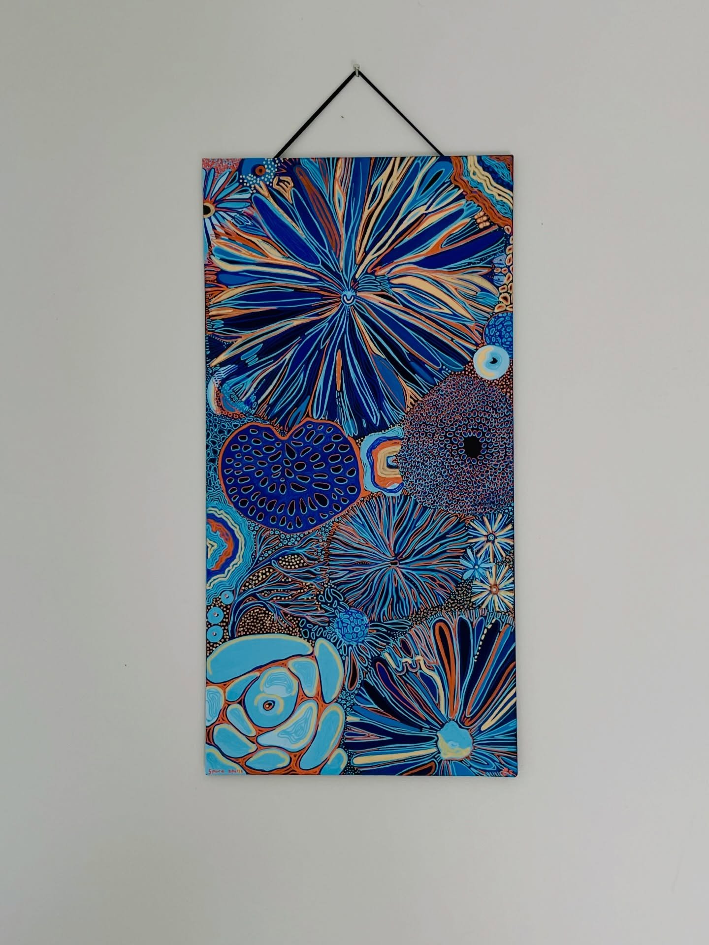 Spore Spells Nighttime Blue

How it looks in daytime.

#sporespells #luminescentfungi #fungiart