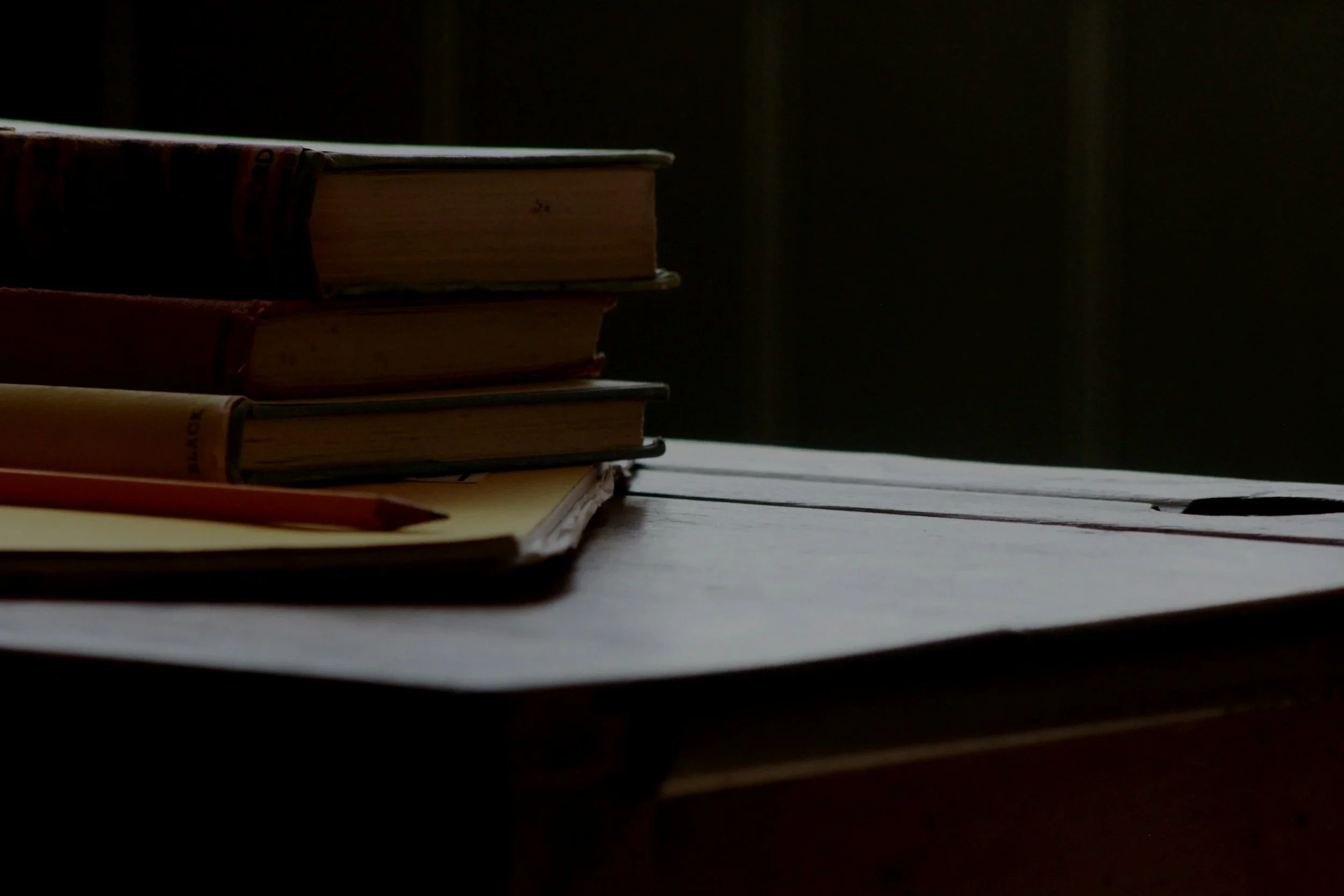 Schulung, Seminare, Unterweisung in den Bereichen Arbeitsschutz, Arbeitssicherheit, Maschinensicherheit, Managementsysteme, wiederkehrende Prüfung, Instandhaltung und Konstruktion. 