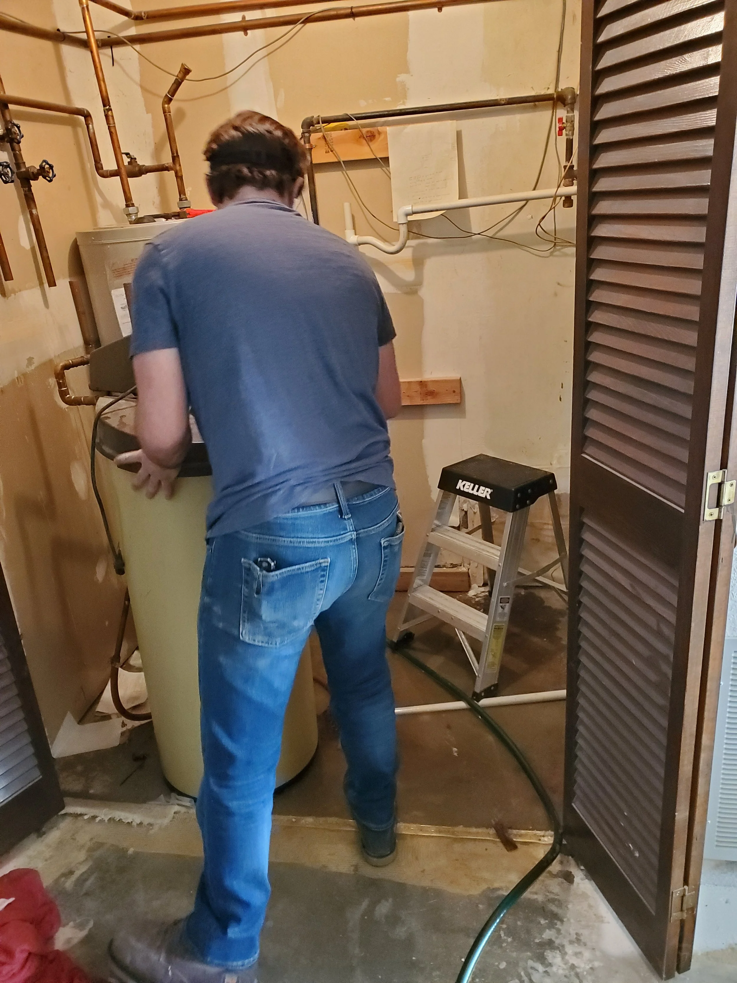 Before utility Room 9th.jpg