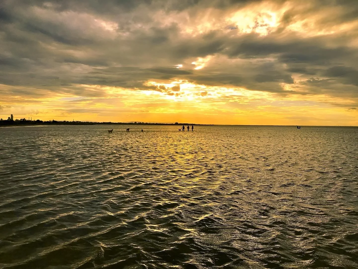 Watching out for moments of perfection #sunset #oceanview