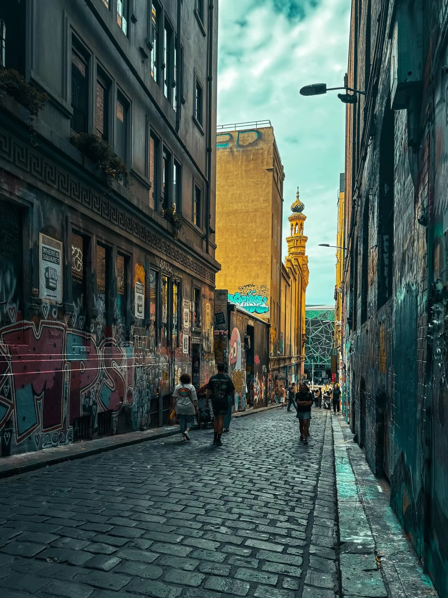 Getting gloriously lost in the city that wears its stories on the walls 
#Melbourne #MelbourneCBD #MelbourneLaneways #StreetPhotography #UrbanPhotography CityOfMelbourne ExploreMelbourne MelbourneLife CityTextures UrbanExplorer GraffitiArt StreetArt 