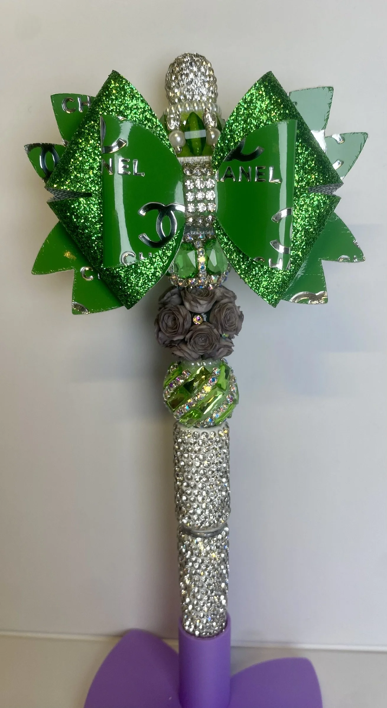 Designer-Inspired Vinyl Bow Pen
